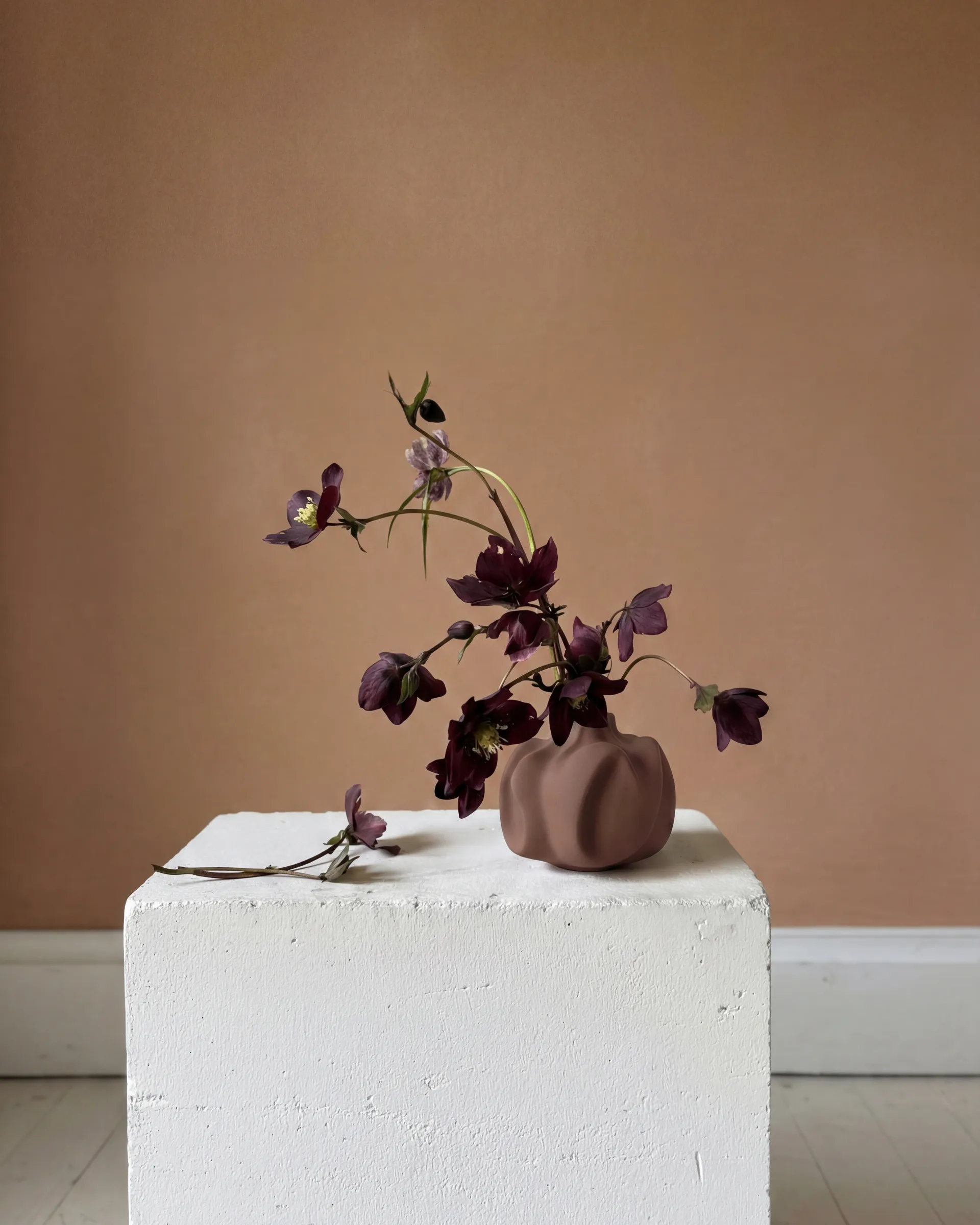 Wabi Mini Vase 15 cm, Almond 101 Copenhagen