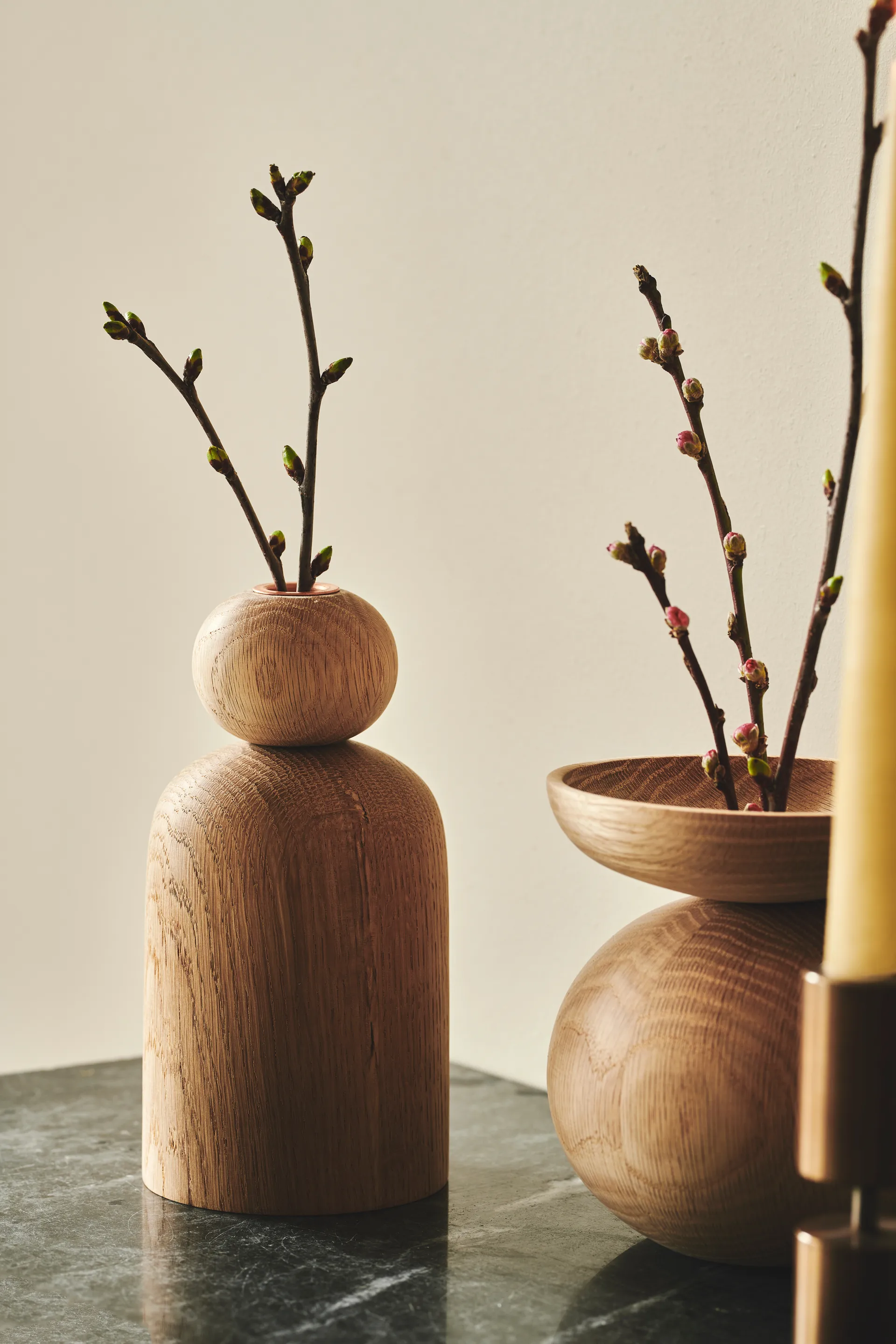 Shape ball Vase, Eiche Applicata