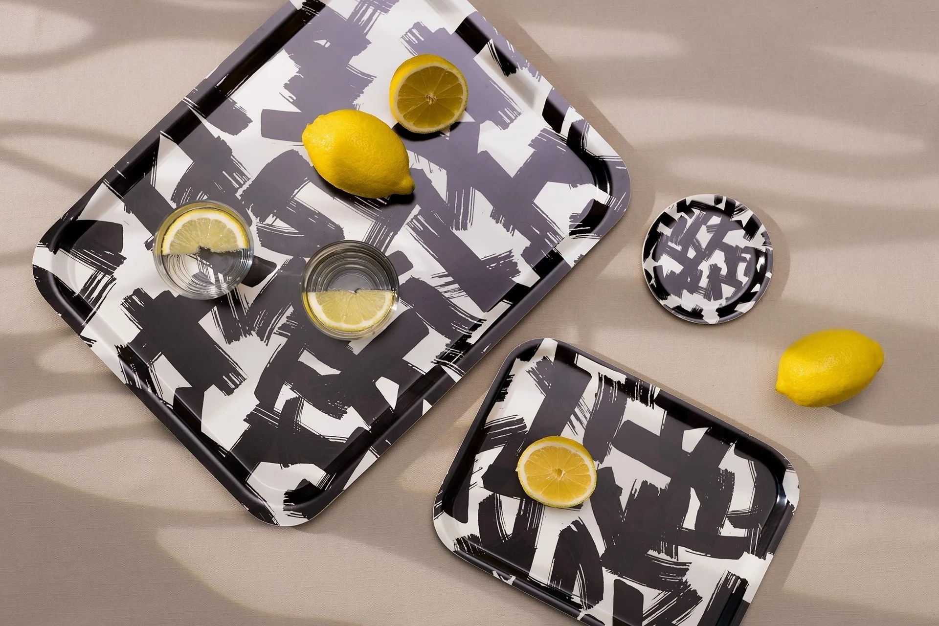 Kryss Tablett 20 x 27cm, Black-white Åry Home