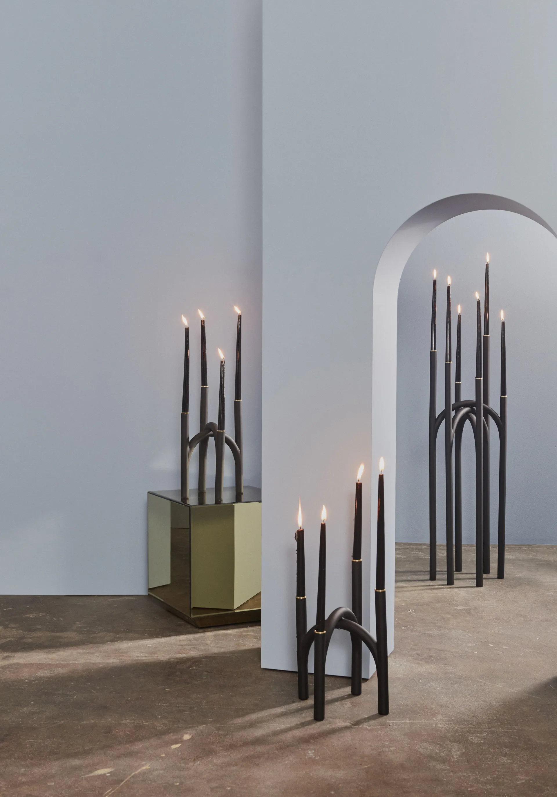 Angui Kerzenhalter 34cm, Schwarz-gold AYTM