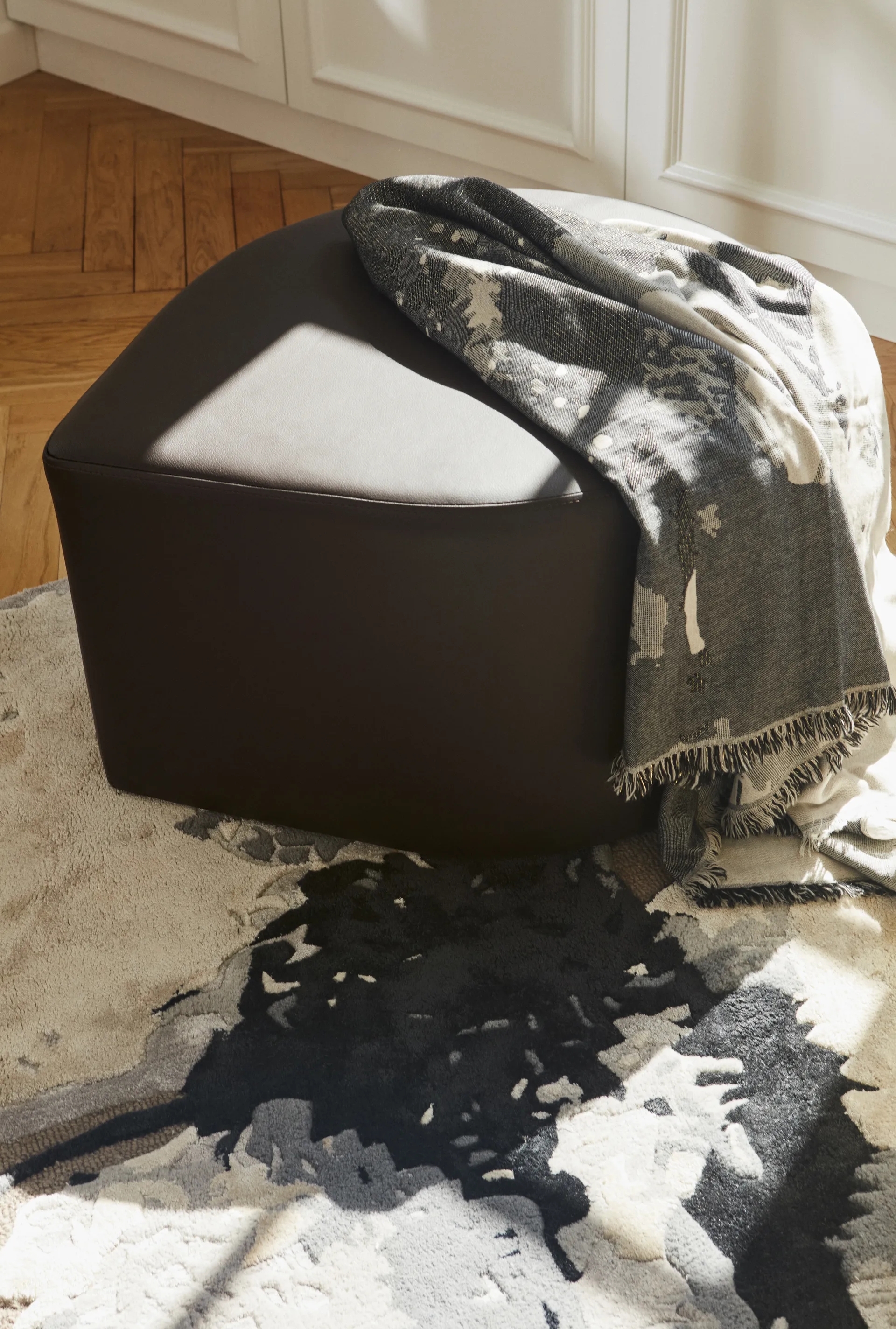 Floreo Wolldecke 130 x 170cm, Weiß-grau AYTM