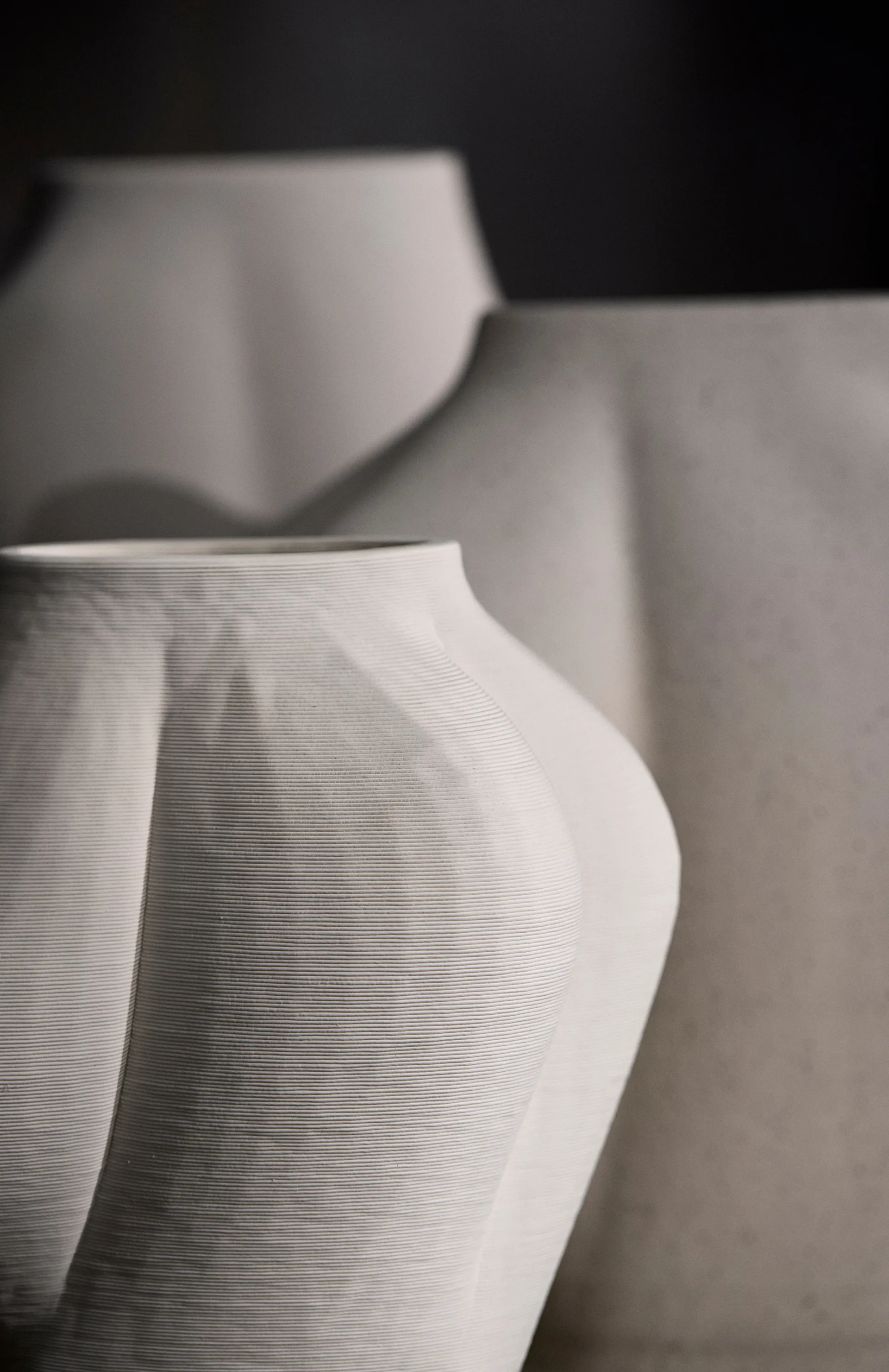 Saltare Vase, Cream, Ø15x25 cm AYTM