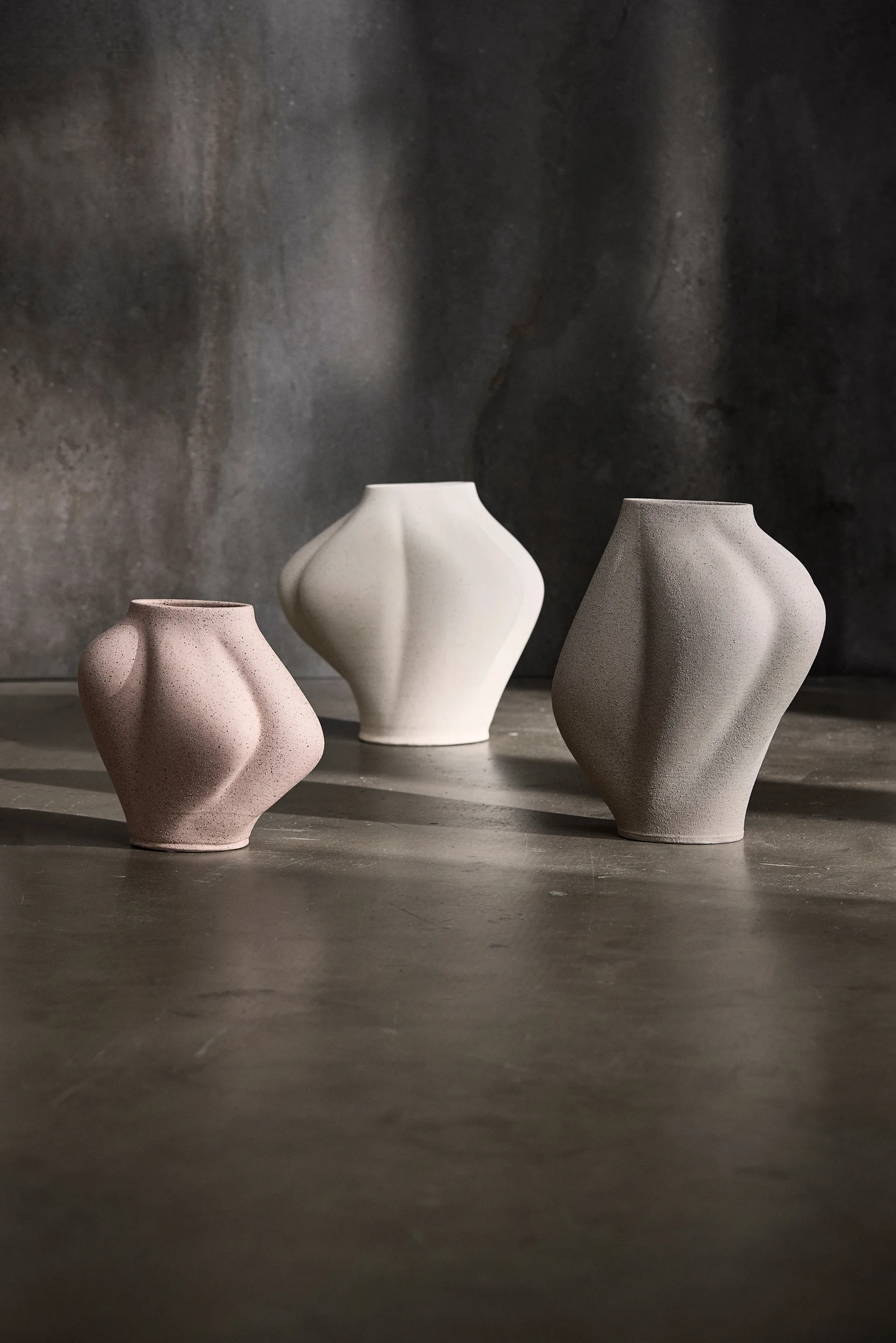 Saltare Vase, Cream, Ø15x25 cm AYTM