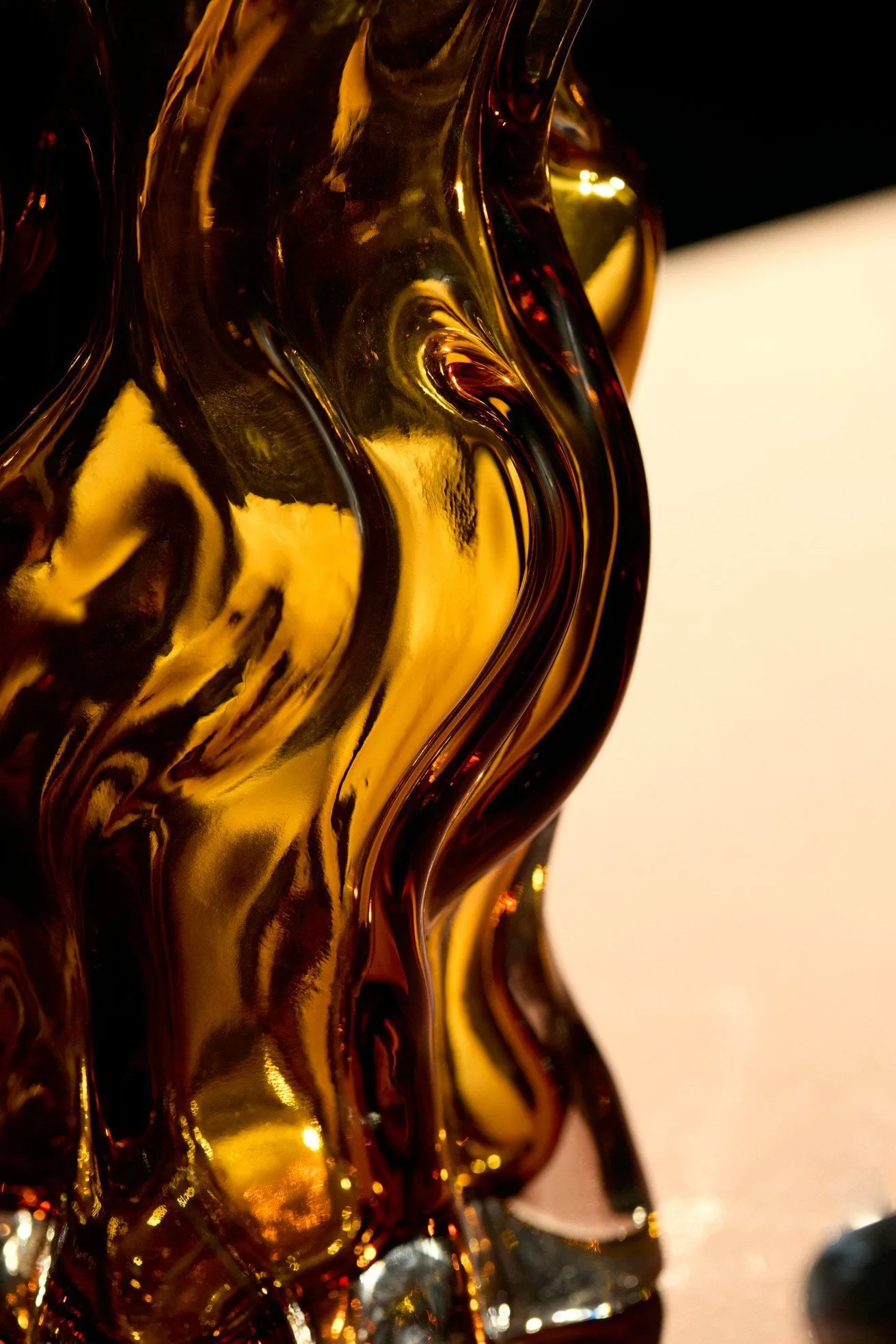 Vena Vase, M, Amber AYTM