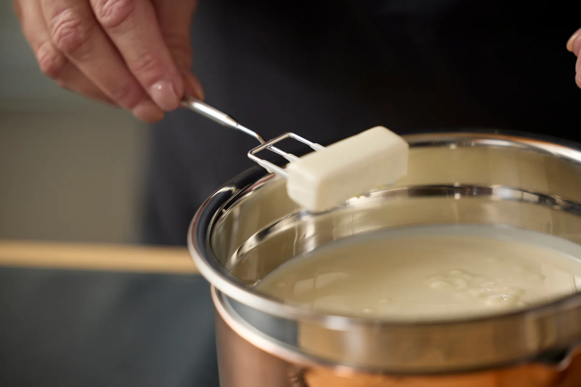Mischschüssel mit Silikonboden latte, 1,5 Liter Blomsterbergs