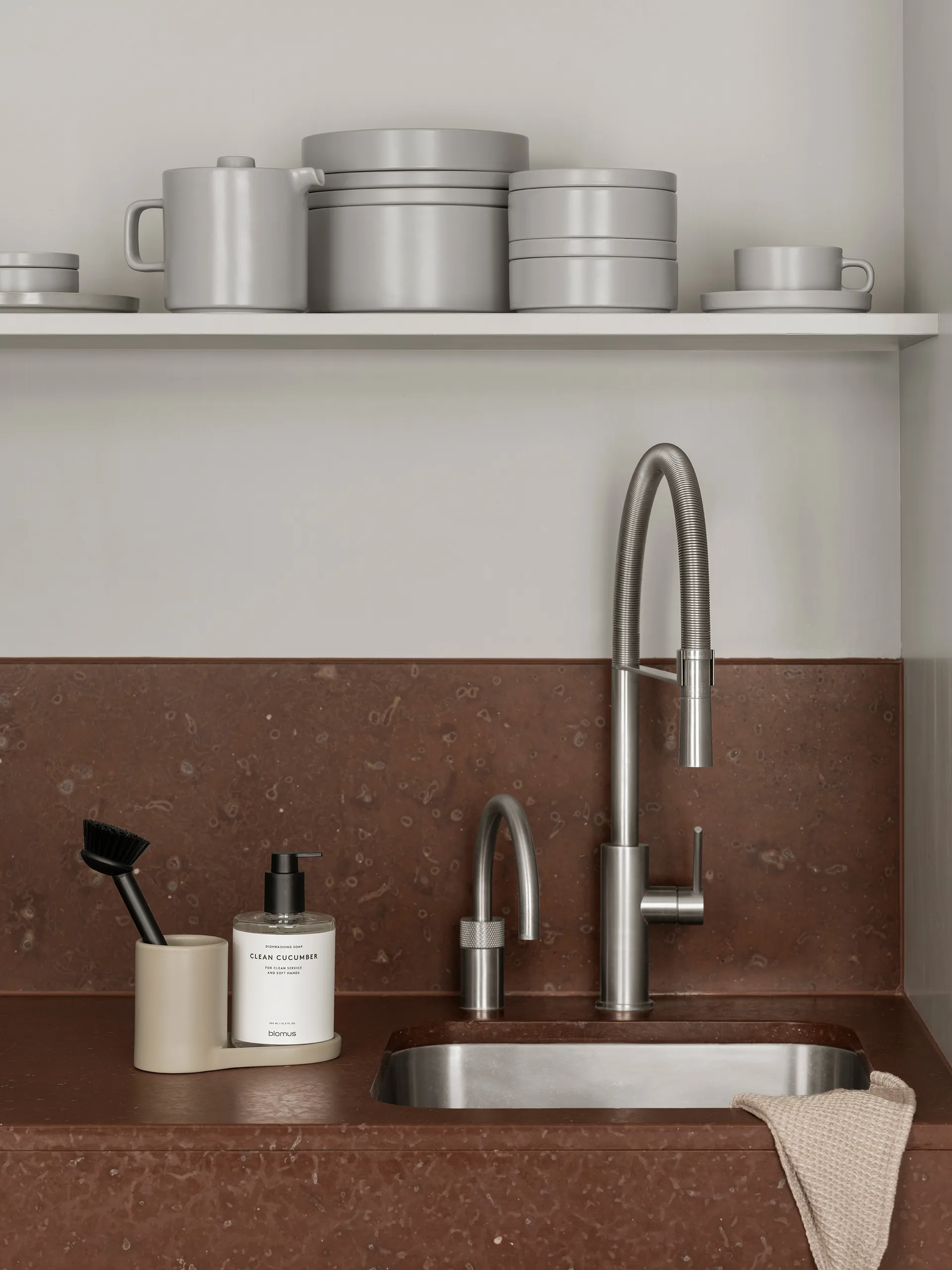 Piro Spülbürsten- und Seifenhalter, Nomad blomus