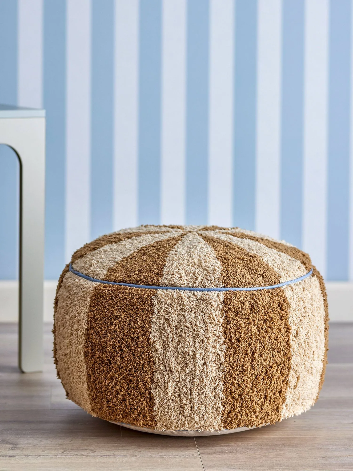 Charoline Pouf Ø44cm, Braun-Weiß-Blau Bloomingville