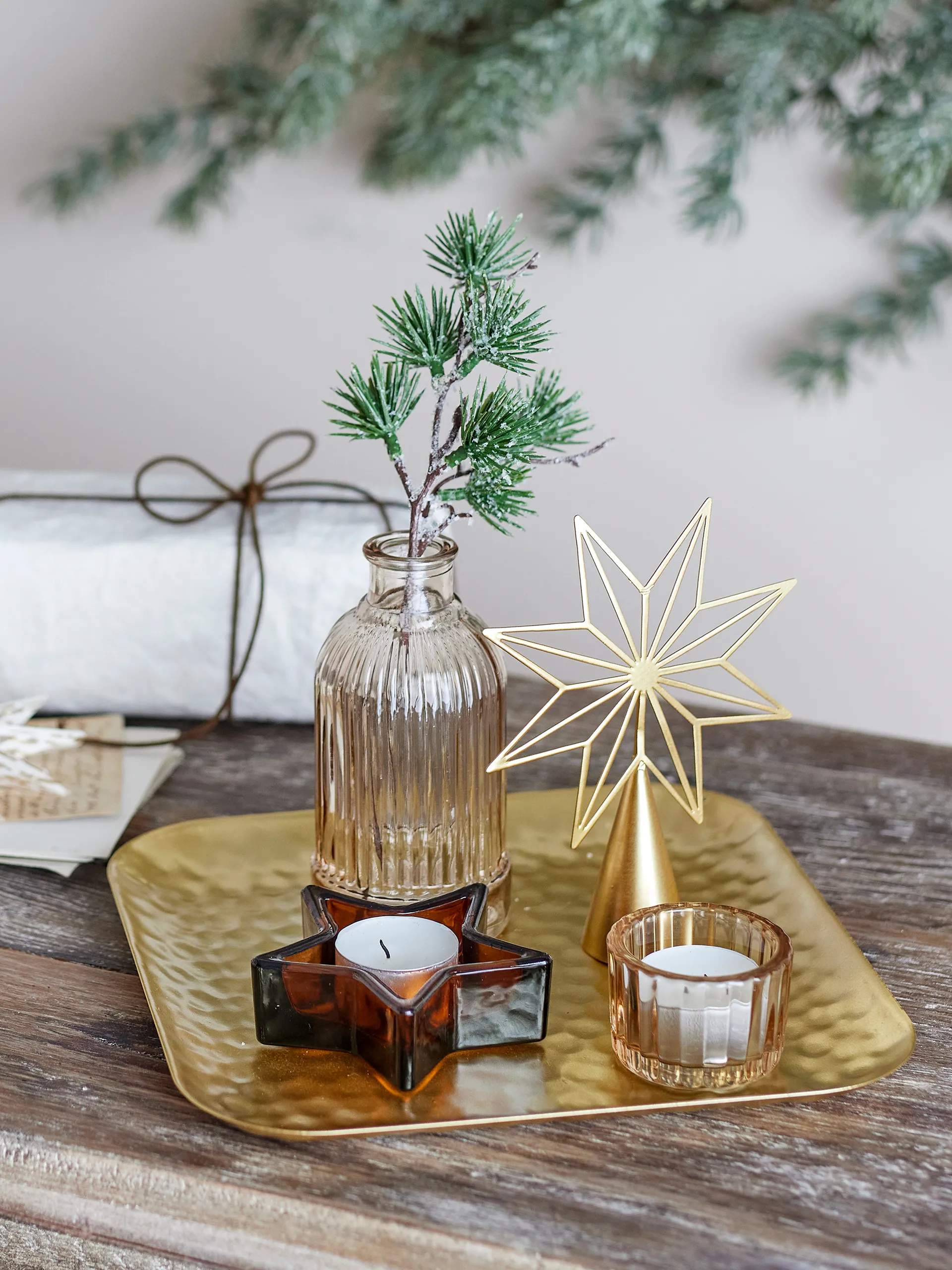 Sanga Tablett mit Dekorationsobjekt 6-teilig, Gold Bloomingville