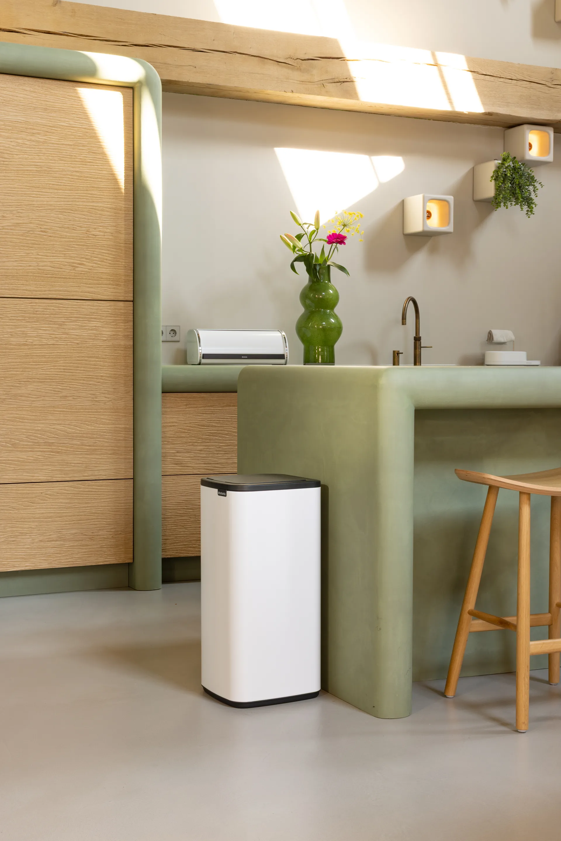 Bo Touch Bin 30 L, White Brabantia