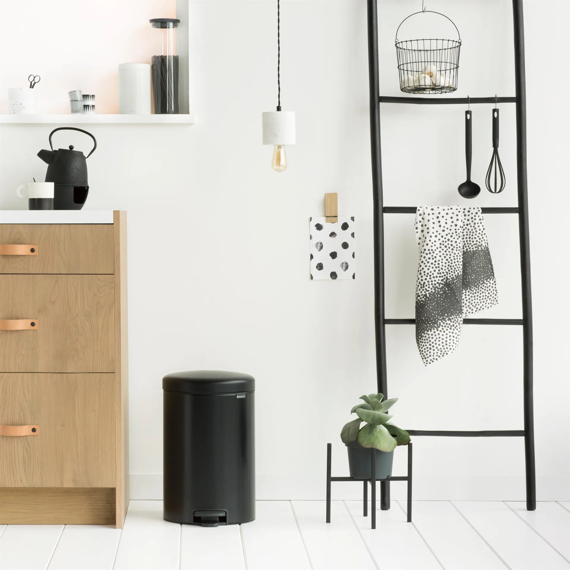 New Icon Treteimer 20 Liter, Matt black (schwarz) Brabantia
