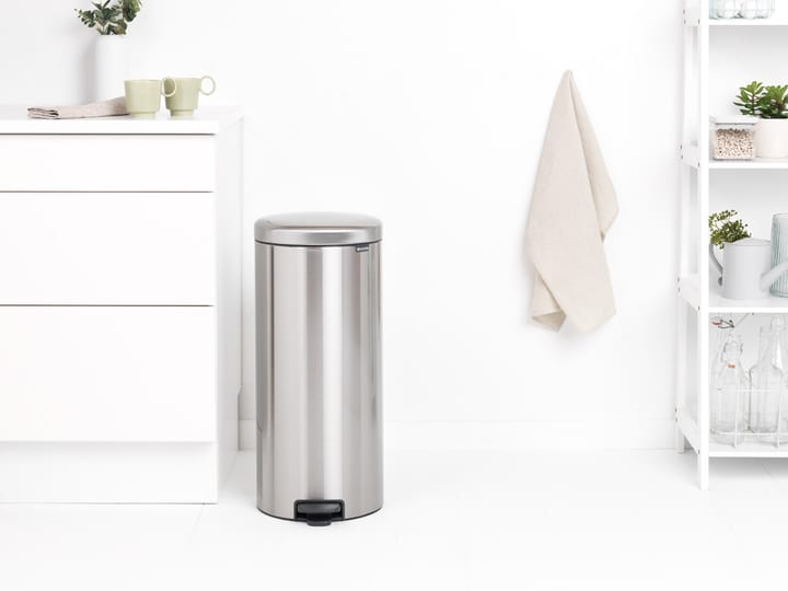 New Icon Treteimer 30 liter, Matt steel fingerprint proof Brabantia