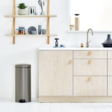 New Icon Treteimer 30 liter - Platinum - Brabantia