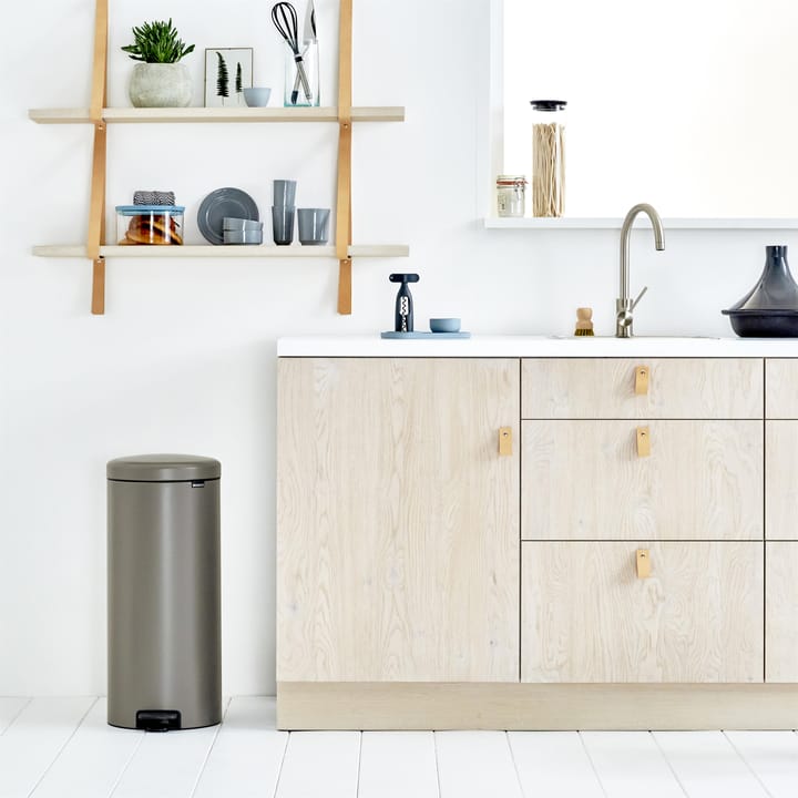 New Icon Treteimer 30 liter, Platinum Brabantia