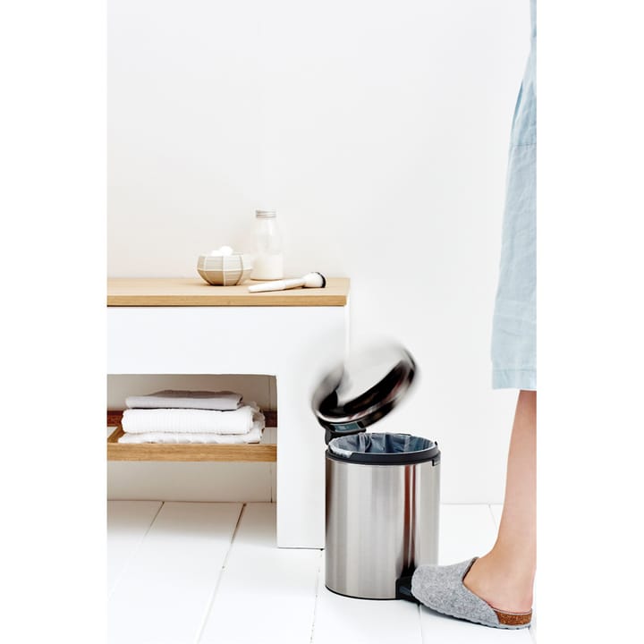 New Icon Treteimer 5 Liter, Matt steel fingerprint proof Brabantia