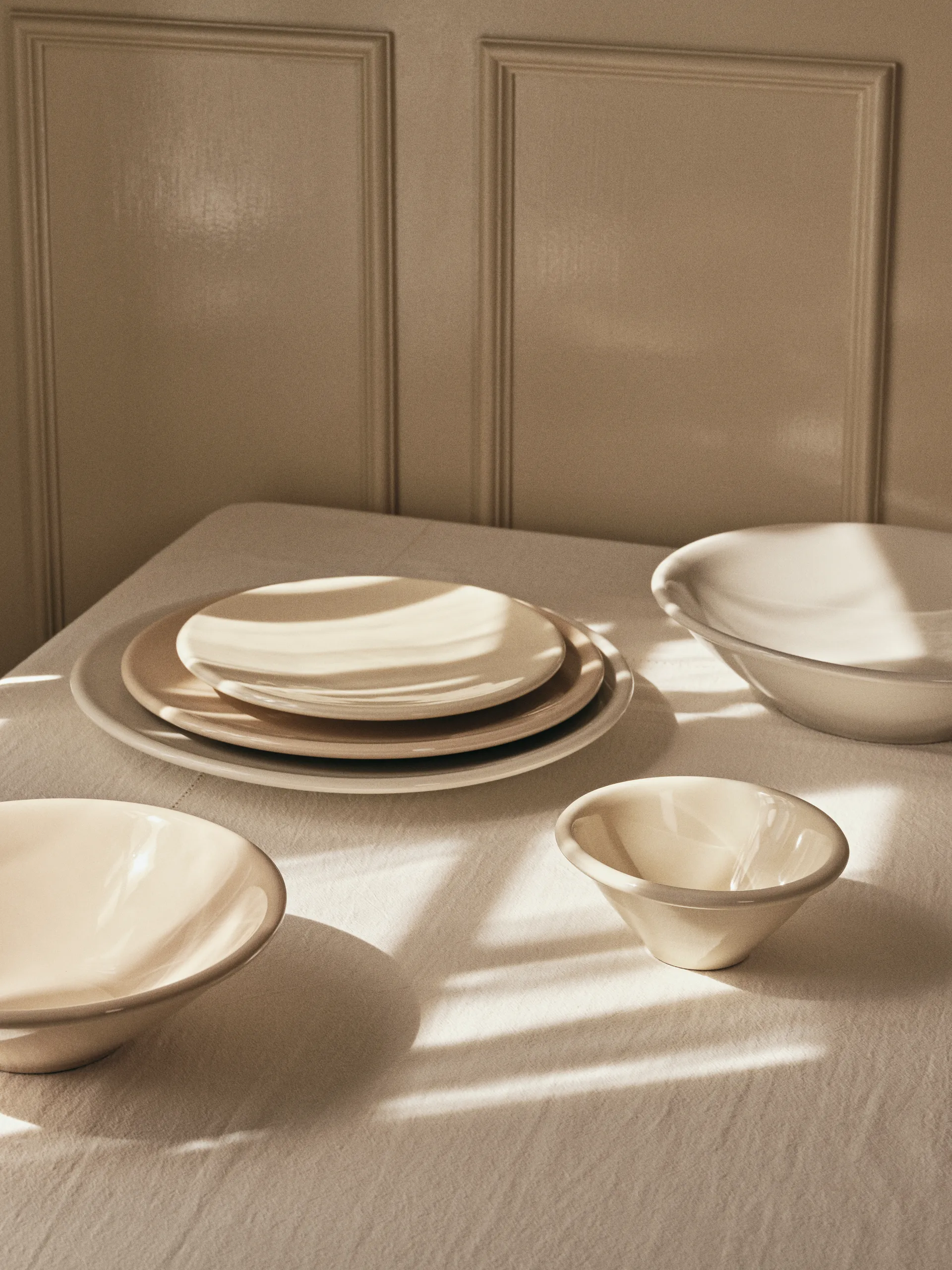 Alfredo Servierplatte Ø35 cm, Light grey Broste Copenhagen