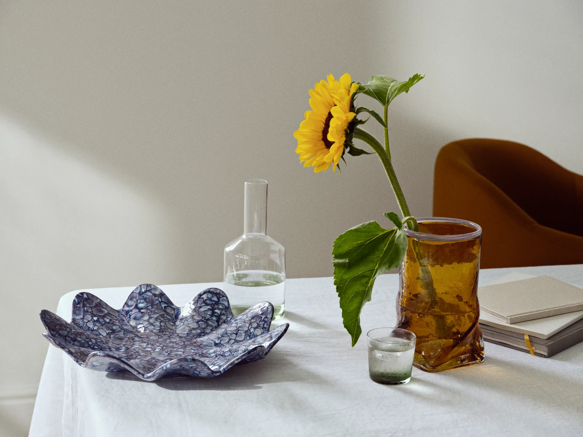 Lilja Dekorationsteller Ø38cm, Intense blue-white Broste Copenhagen