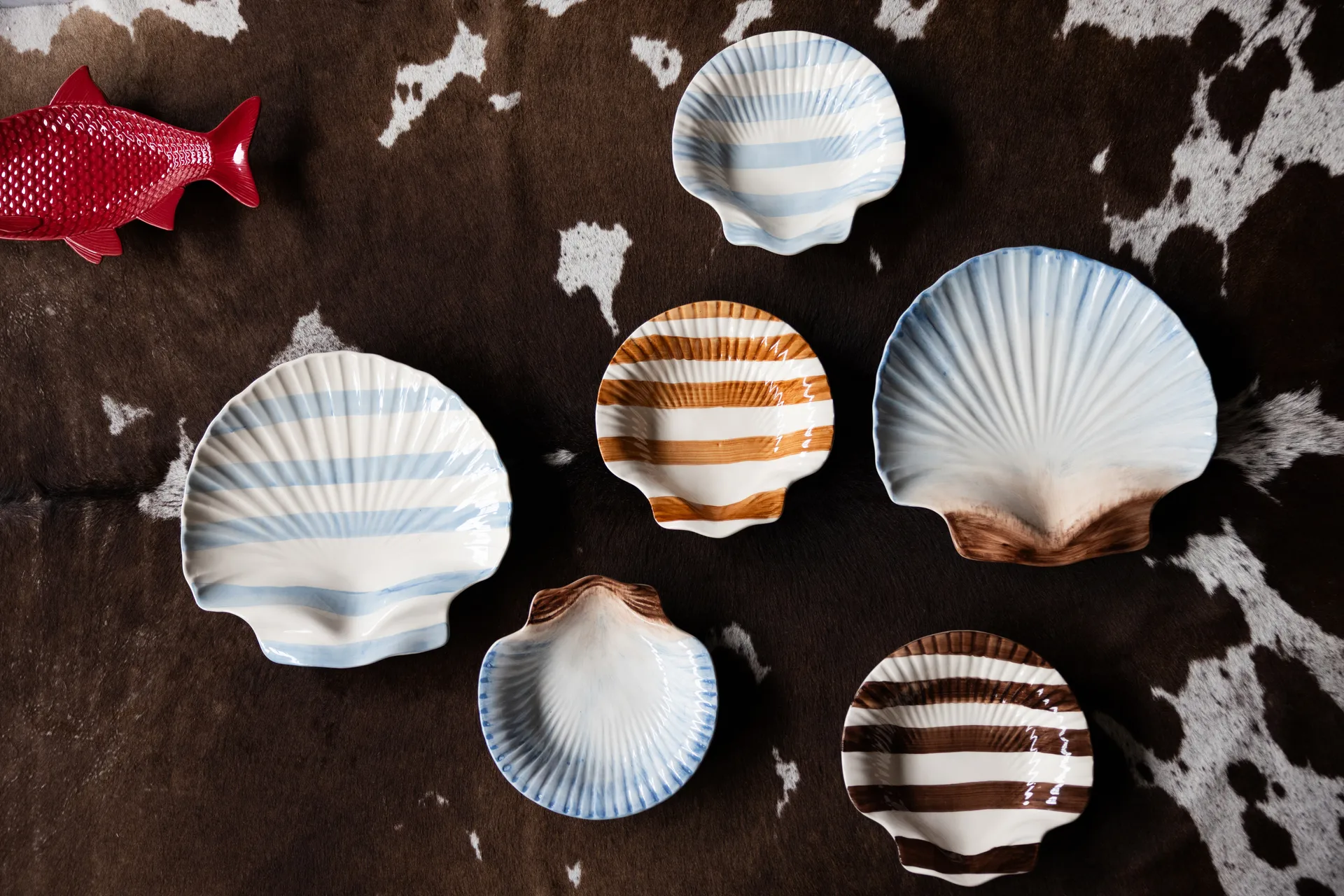 Armona stripe Teller 23,5x23,5 cm, Hellbraun-weiß Byon