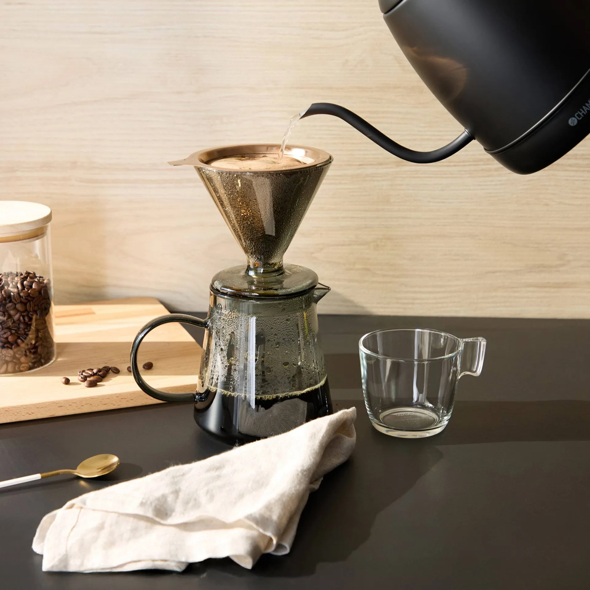 Champion Pour Over Elegante Wasserkocher, Matt-Schwarz, 1 l Champion