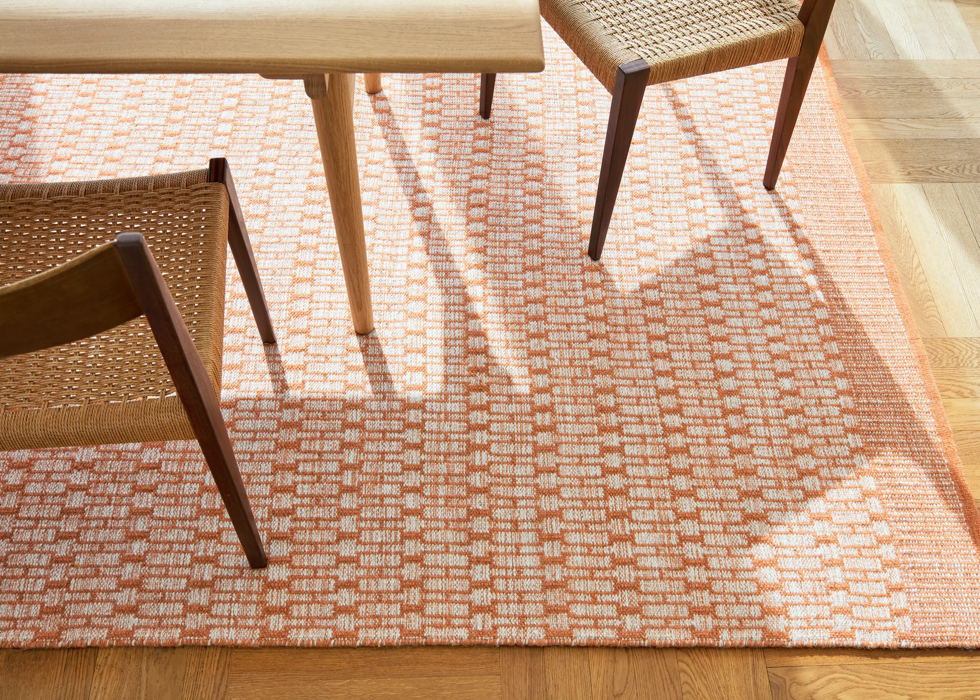 Mahi Teppich 200 x 300 cm, Off-White-Orange Chhatwal & Jonsson