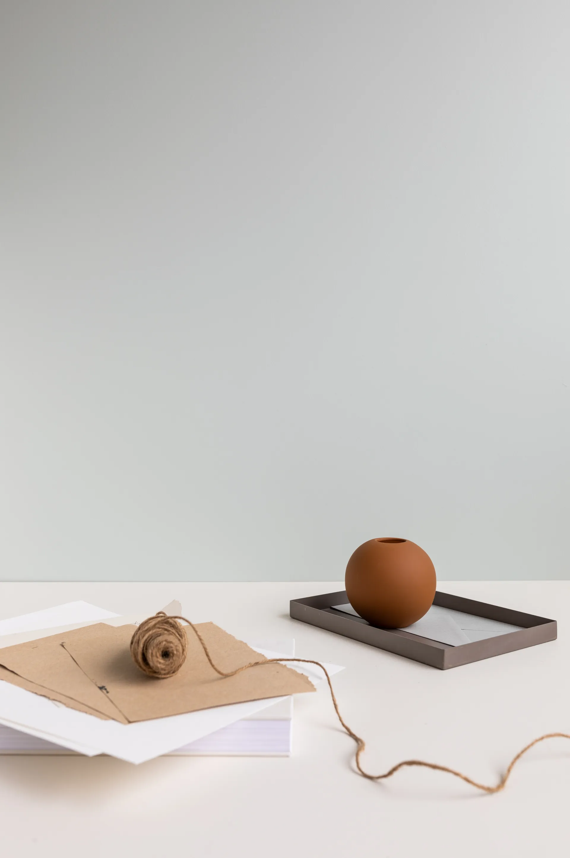 Ball Vase coconut, 10cm Cooee Design