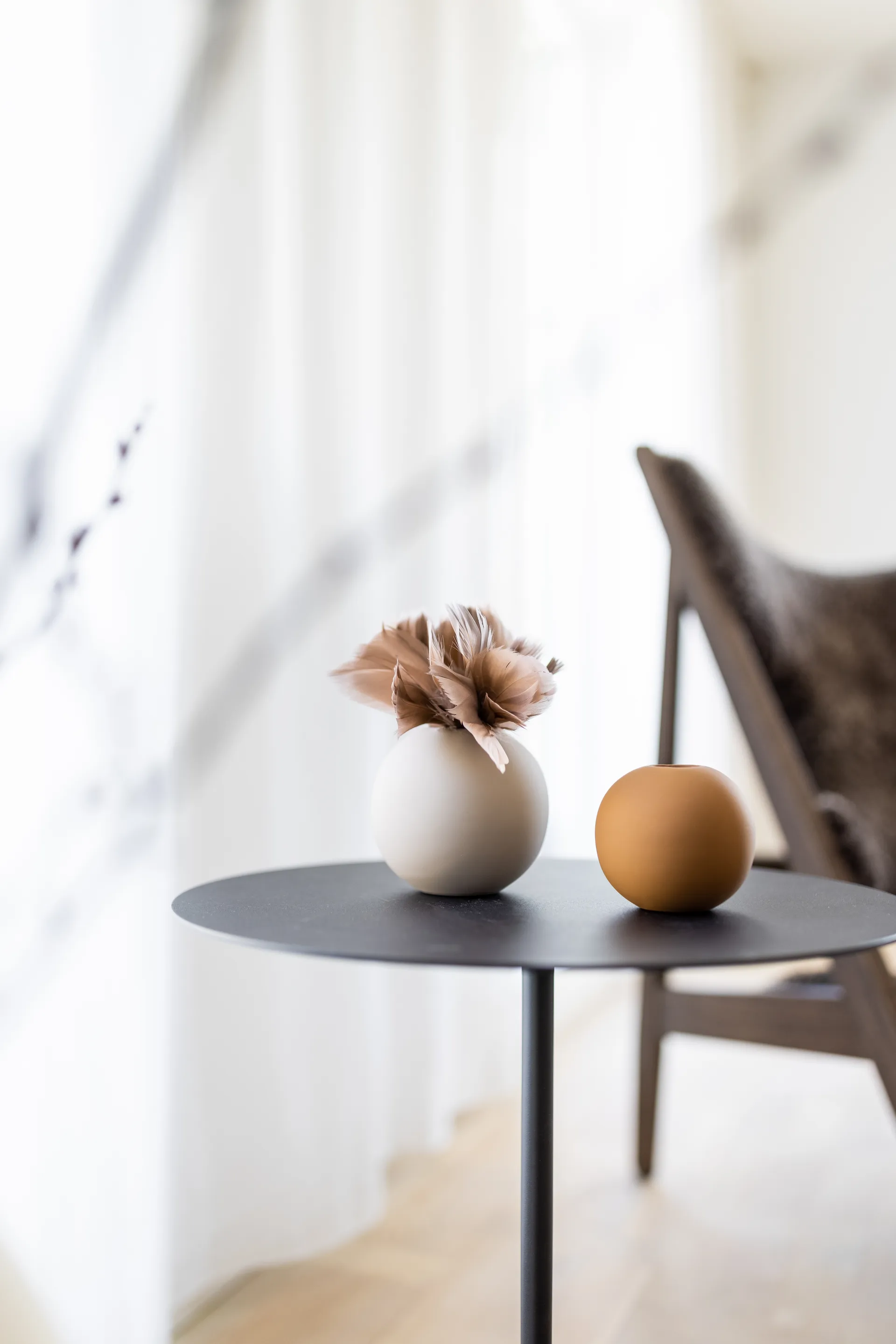 Ball Vase coconut, 8cm Cooee Design