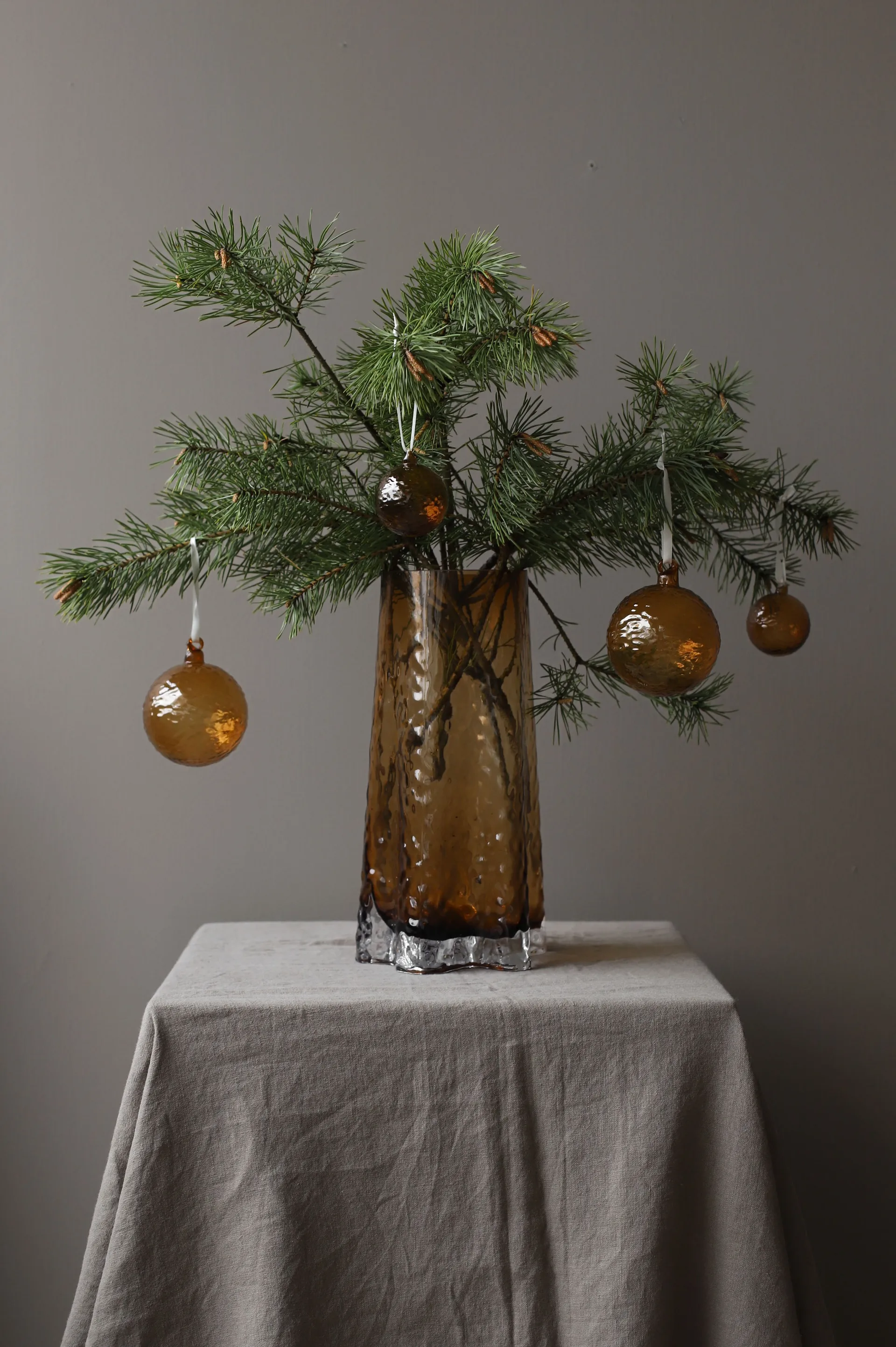Gry Marble Weihnachtskugel Ø8 cm, Cognac Cooee Design