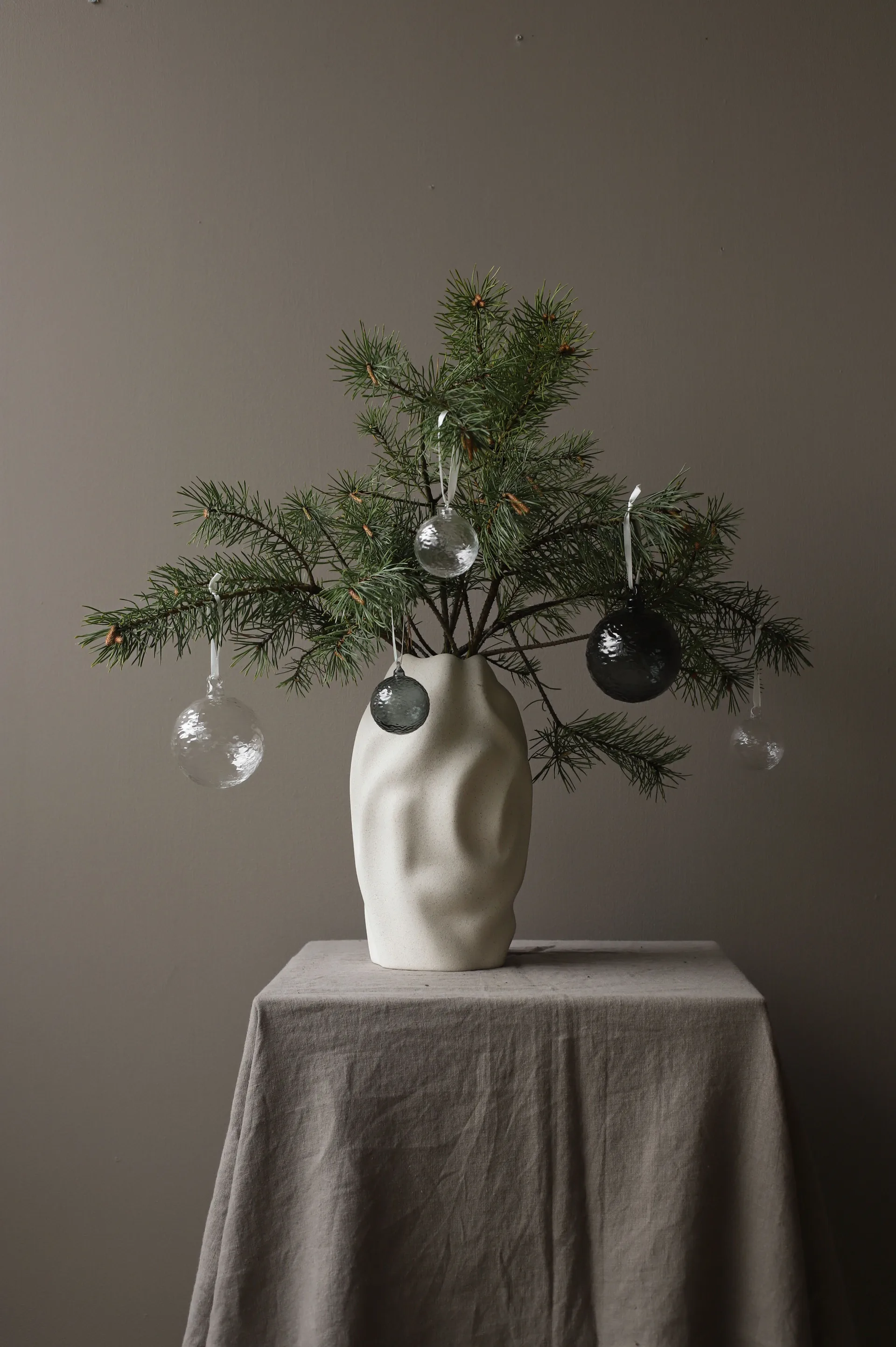Gry Marble Weihnachtskugel Ø8 cm, Smoke Cooee Design
