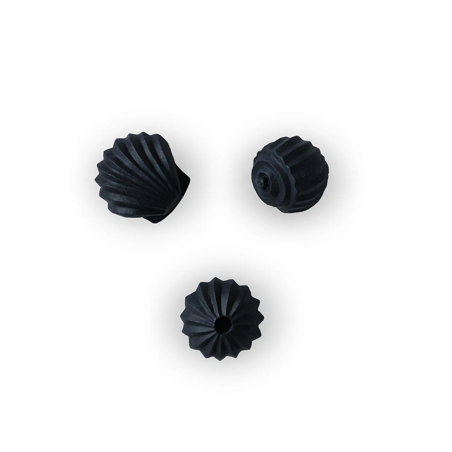 The Genesis Shells Skulptur 3er Pack, Coal Cooee Design