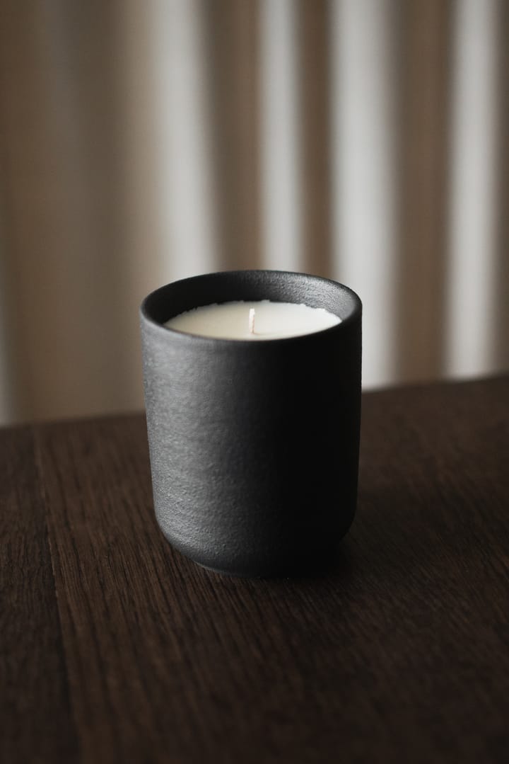 Burn Duftkerze 60 h, Black DBKD
