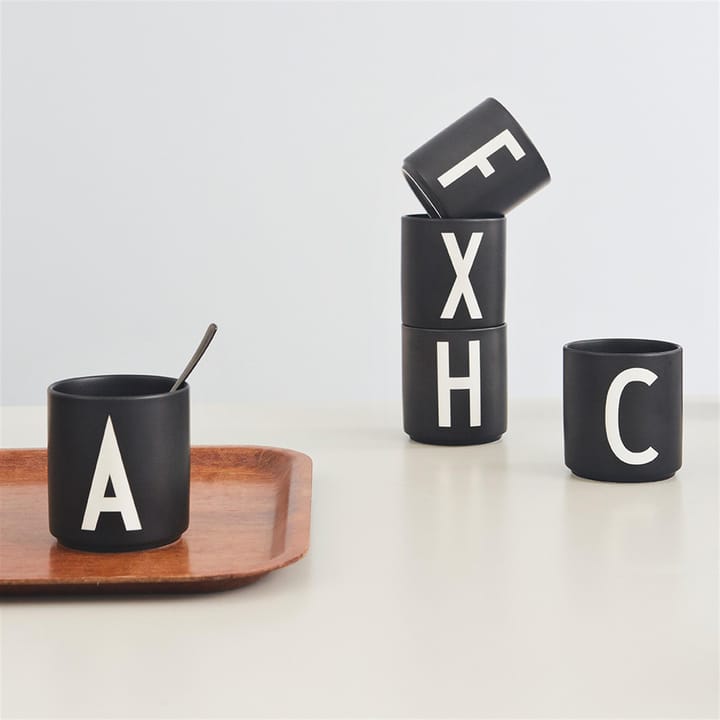 Design Letters Becher schwarz, M Design Letters