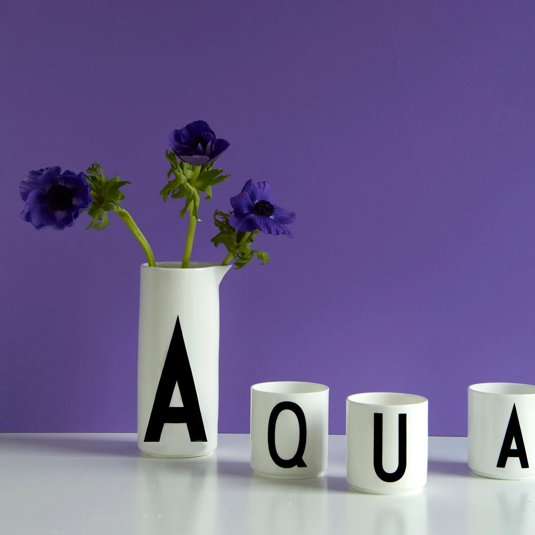 Design Letters Becher weiß, U Design Letters