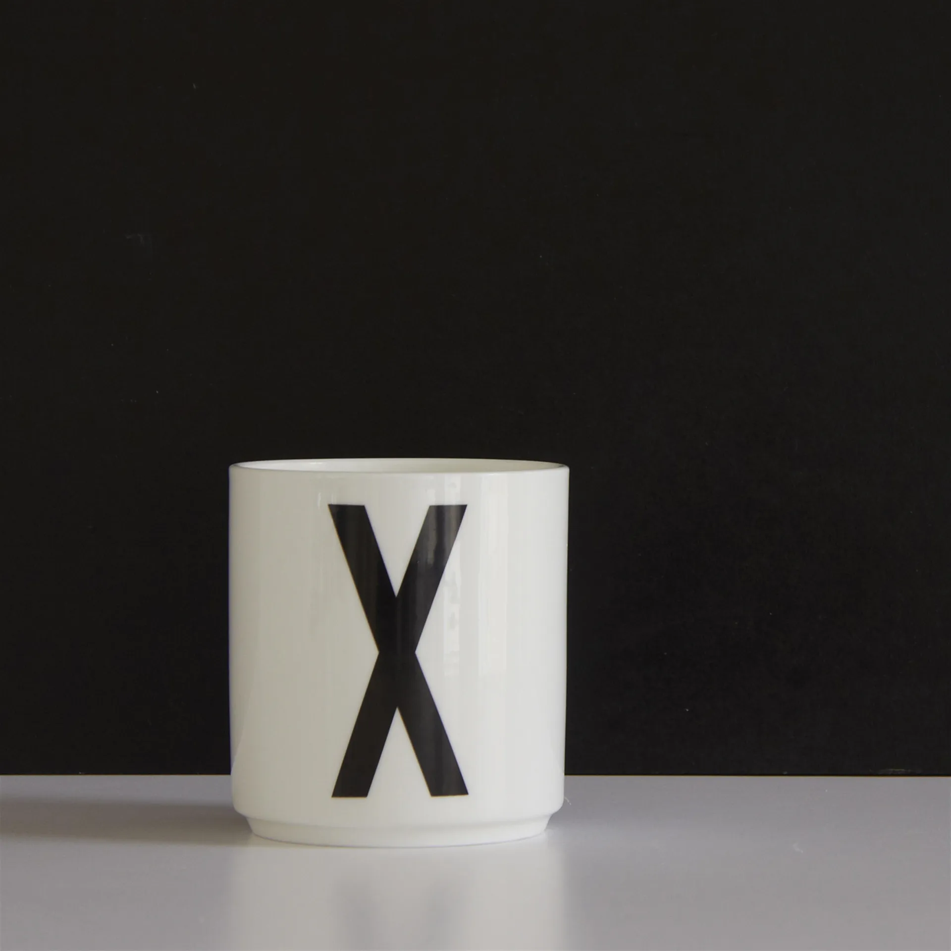 Design Letters Becher weiß, X Design Letters