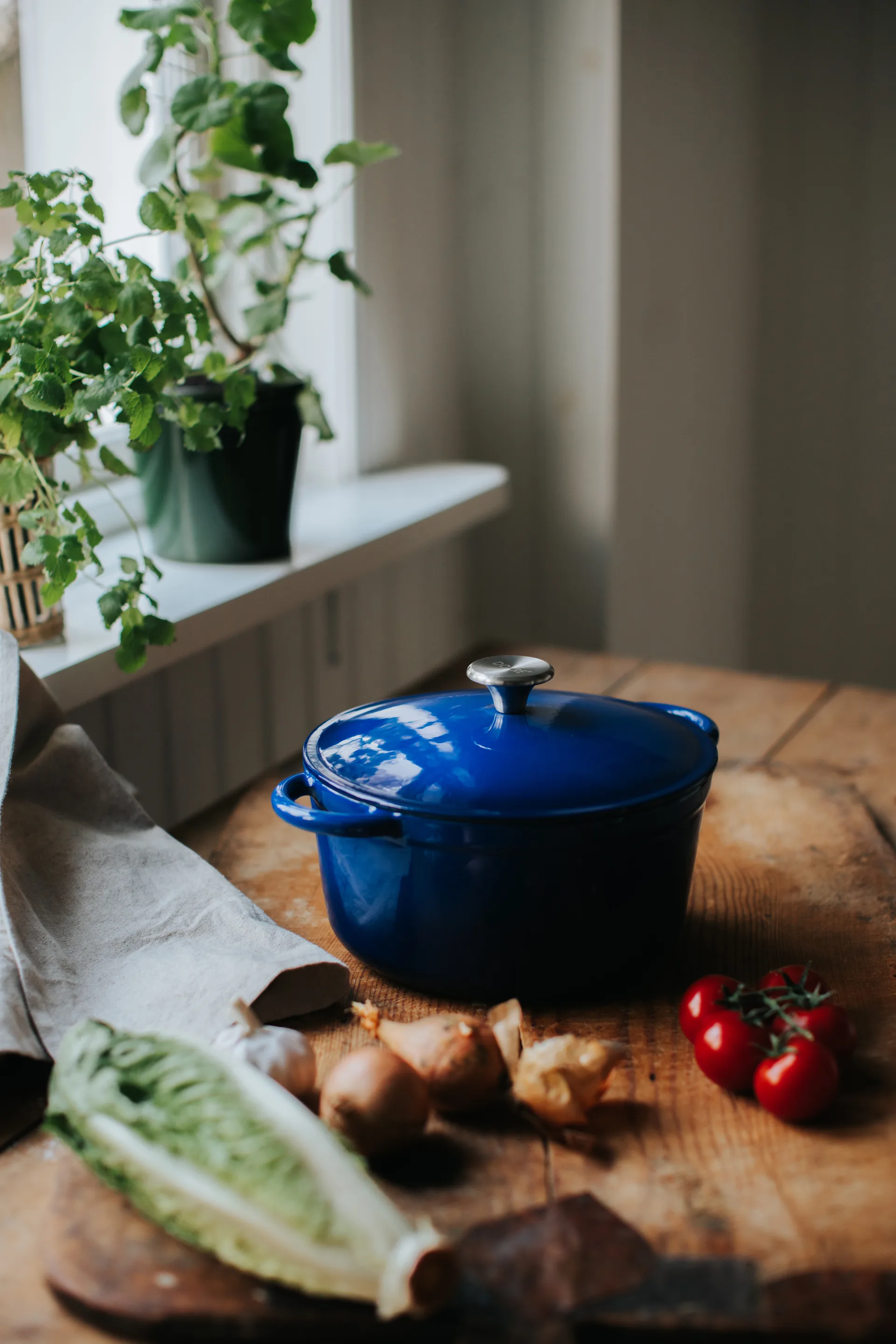 Gretl Gusseisenbräter rund Knopf Edelstahl 4 l, Blau Dorre