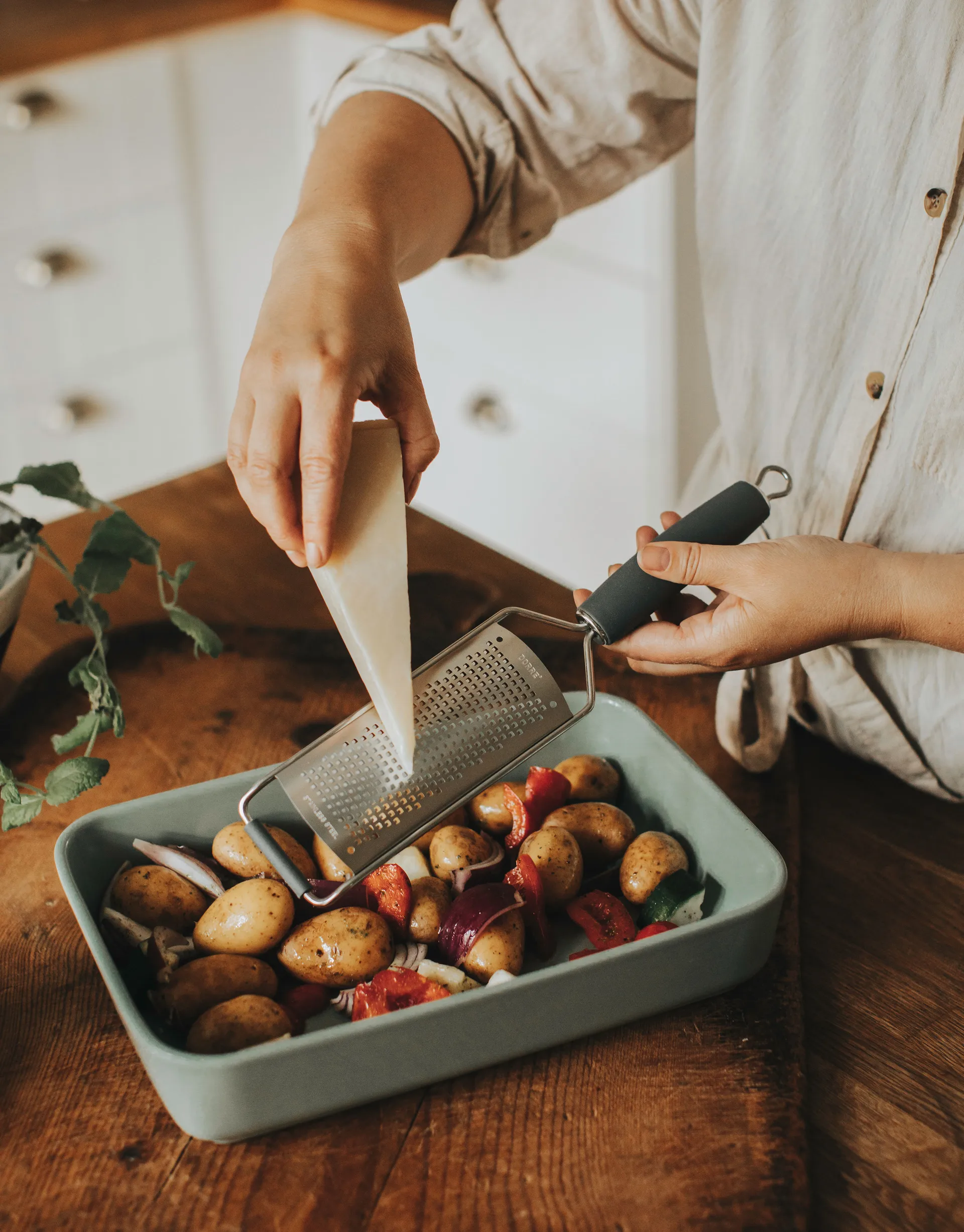 Zoya Zester-Reibe 33,2 cm, Grau Dorre