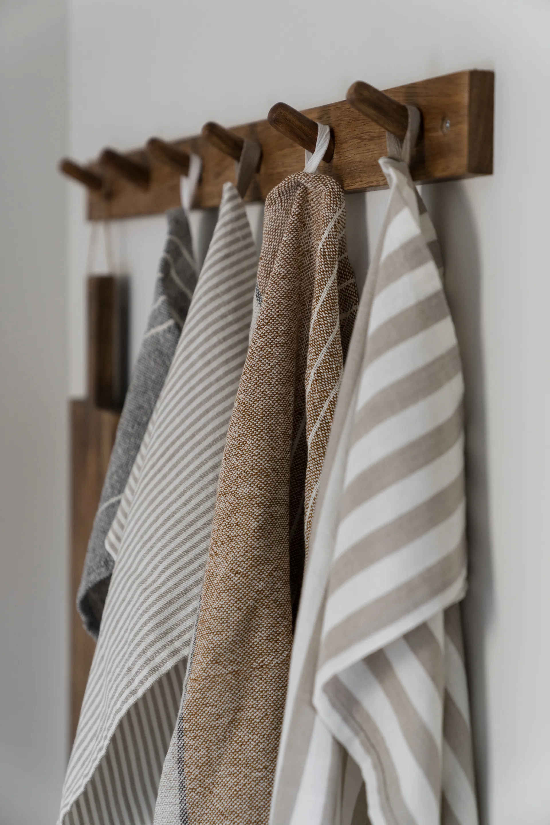 Ernst Geschirrtuch schmal gestreift 47x70 cm, Beige-weiß gestreift ERNST