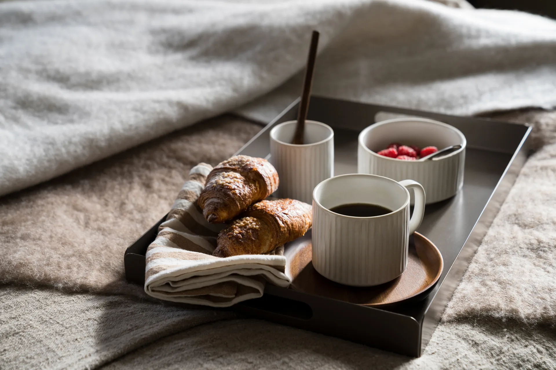 Ernst Holztablett, Akazie, Ø16,5cm ERNST