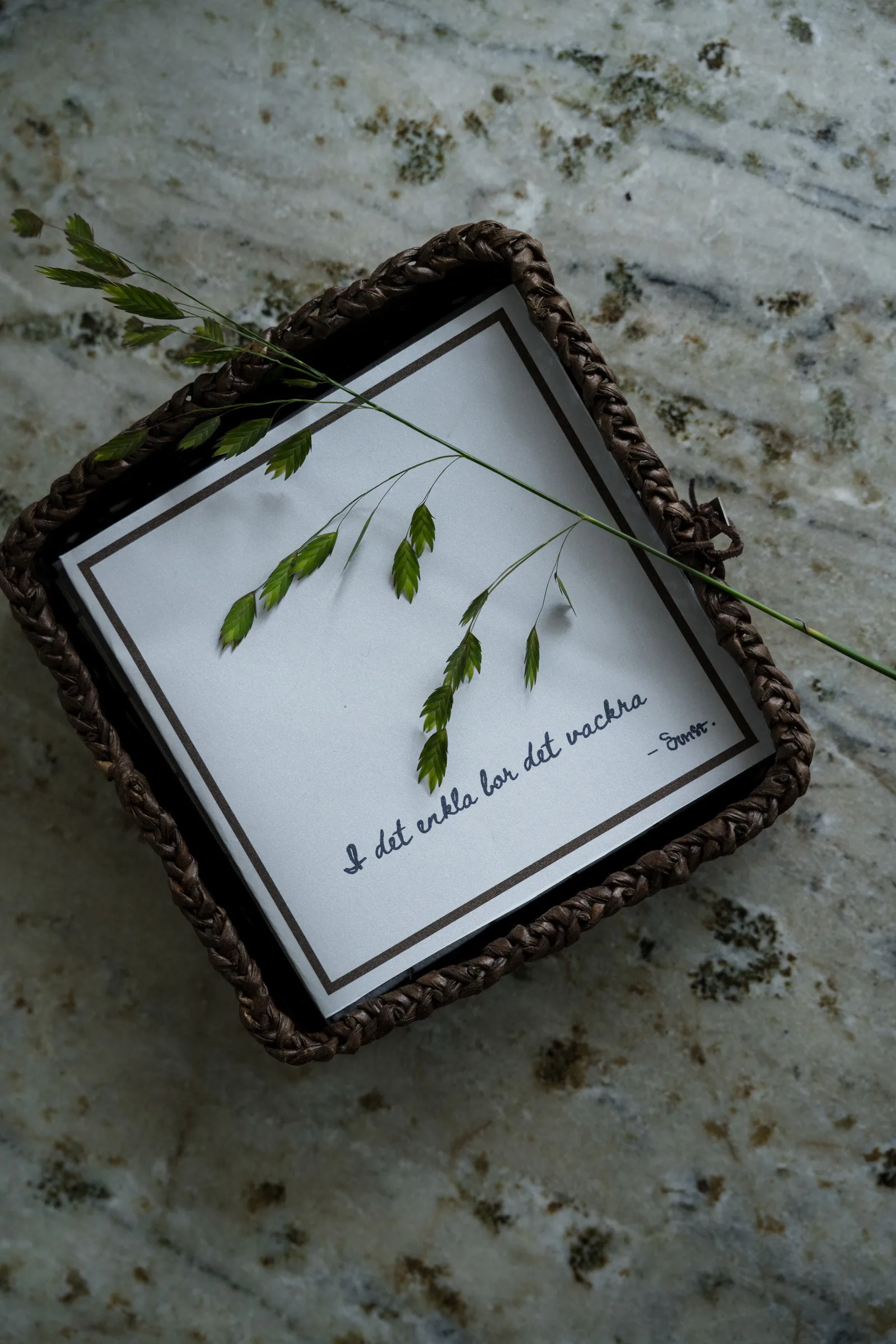 Ernst Serviette mit Zitat I det enkla 20er Pack, Hellgrau ERNST