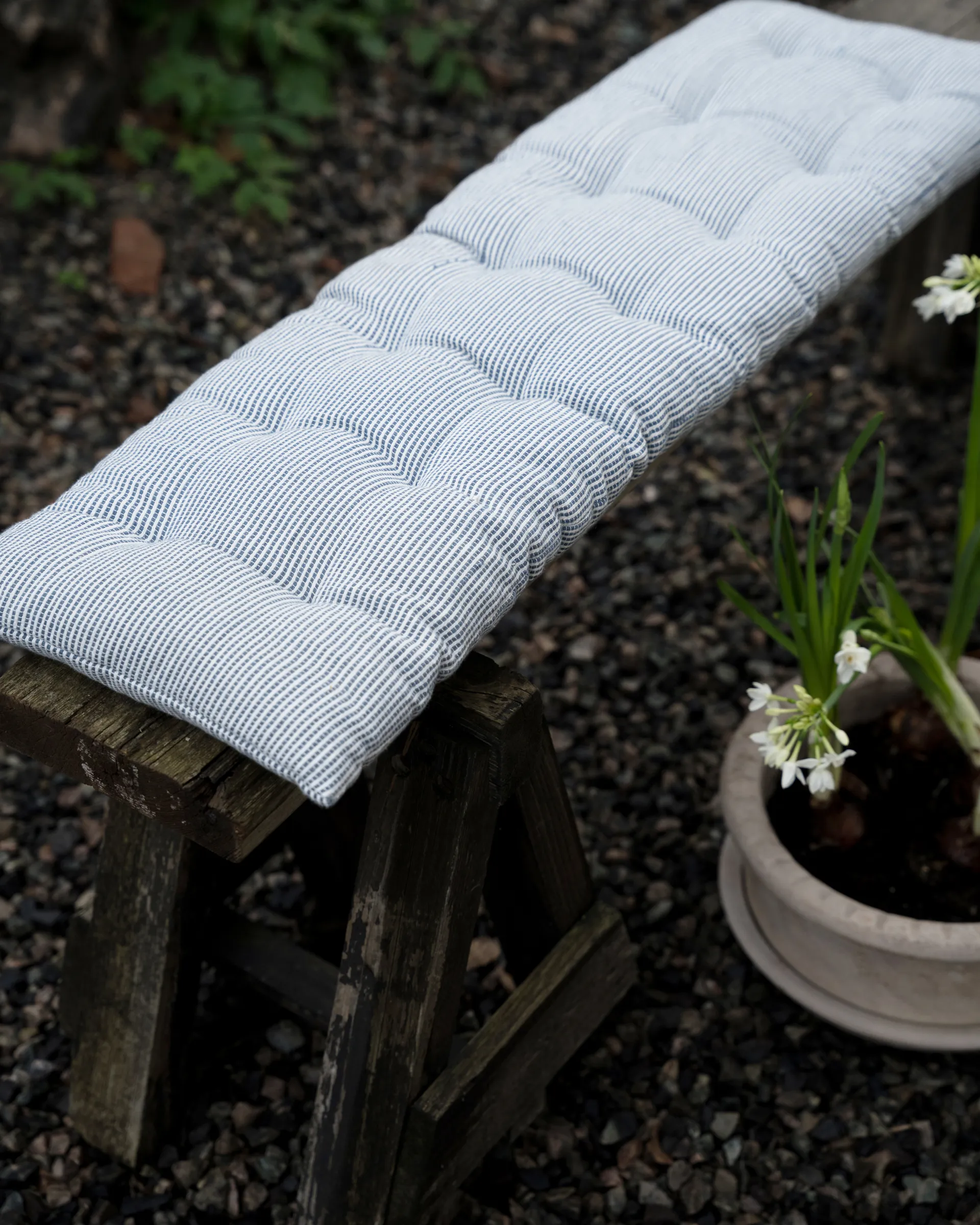 Ernst Stufenkissen 30x100 cm, Blau-weiß ERNST