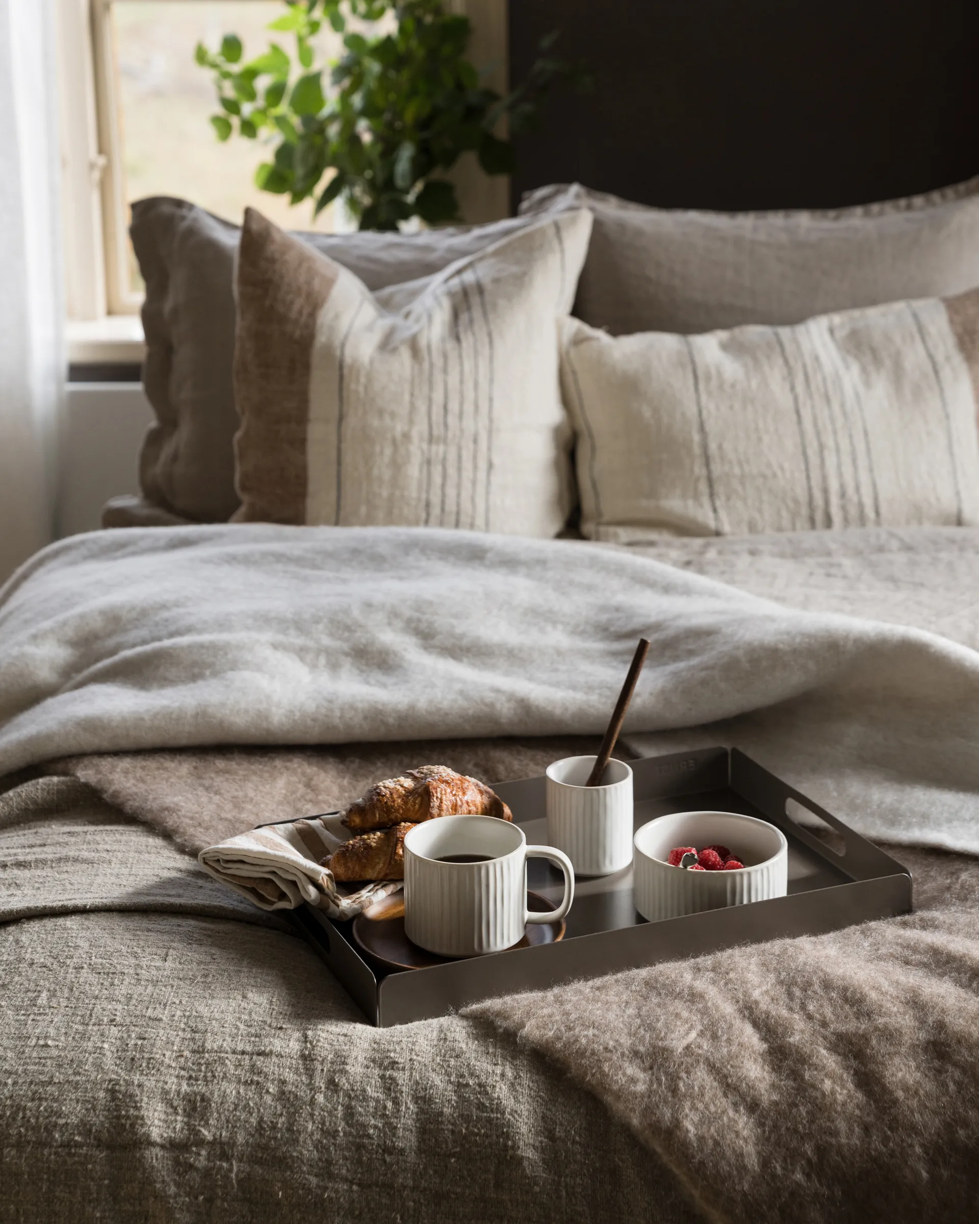 Ernst Tablett Metall 30x45 cm, Maulwurf ERNST