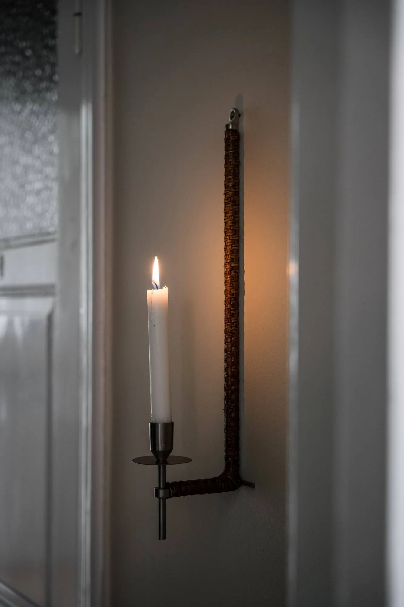 Ernst Wandleuchter geflochten, Gebürsteter Stahl, 47 cm ERNST