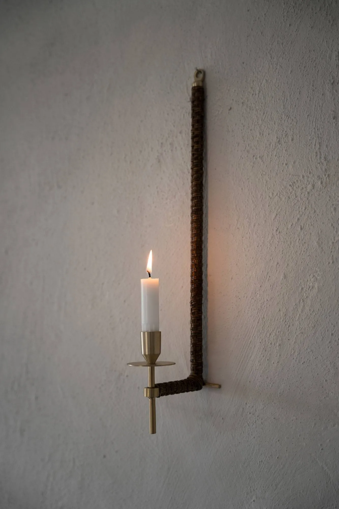 Ernst Wandleuchter geflochten, Mässing, 47 cm ERNST
