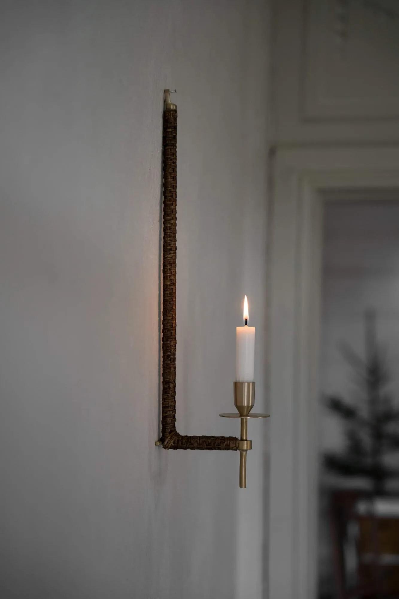 Ernst Wandleuchter geflochten, Mässing, 47 cm ERNST