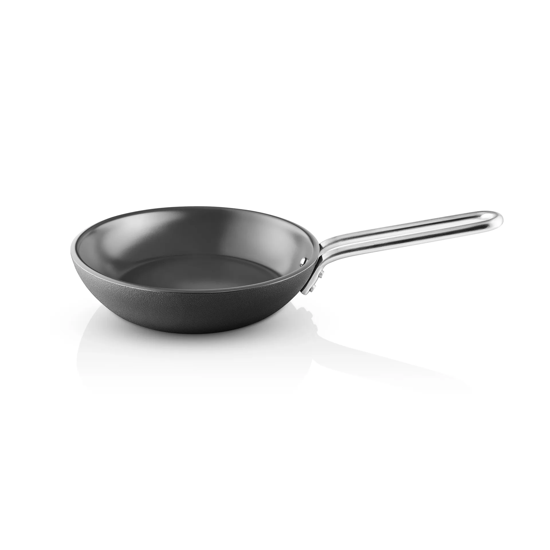 Professional Laser Titanium Slip-Let Bratpfanne, Black, Ø20 cm Eva Solo