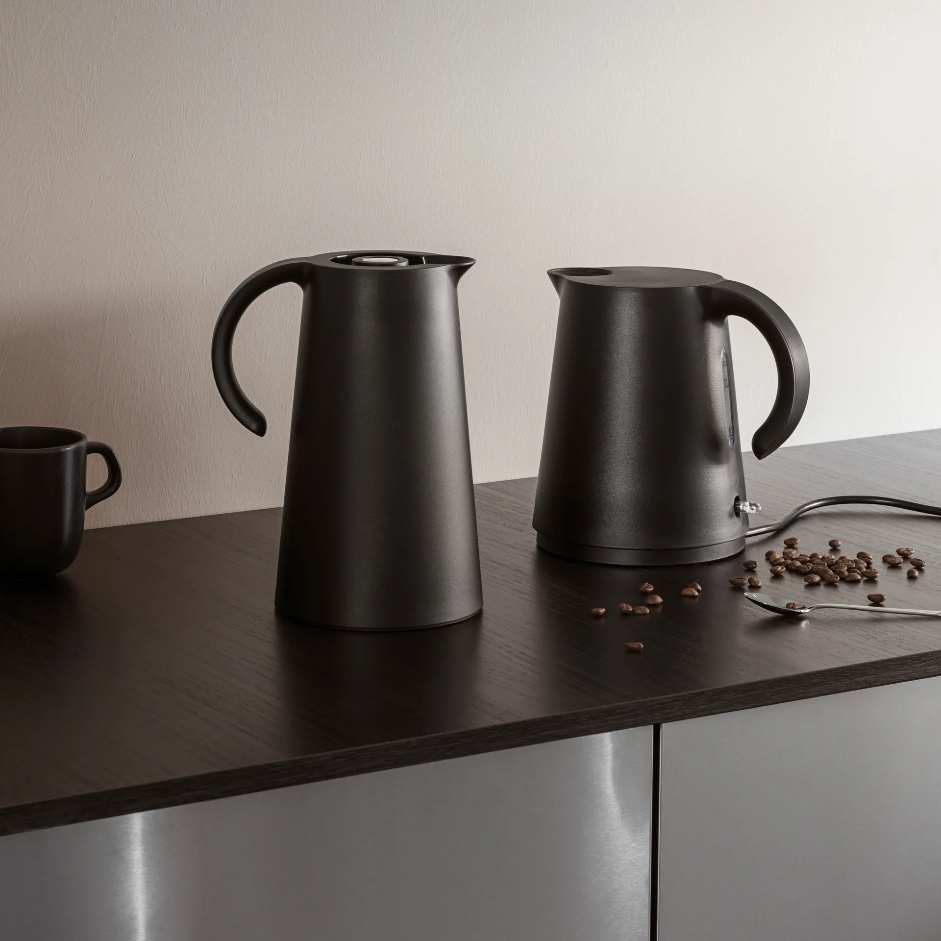 Rise Thermoskanne 1 L, Black Eva Solo