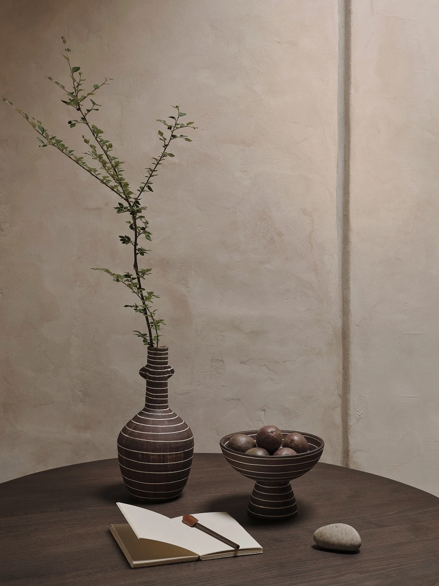 Brura Vase 32 cm, Coffee-white Ferm Living