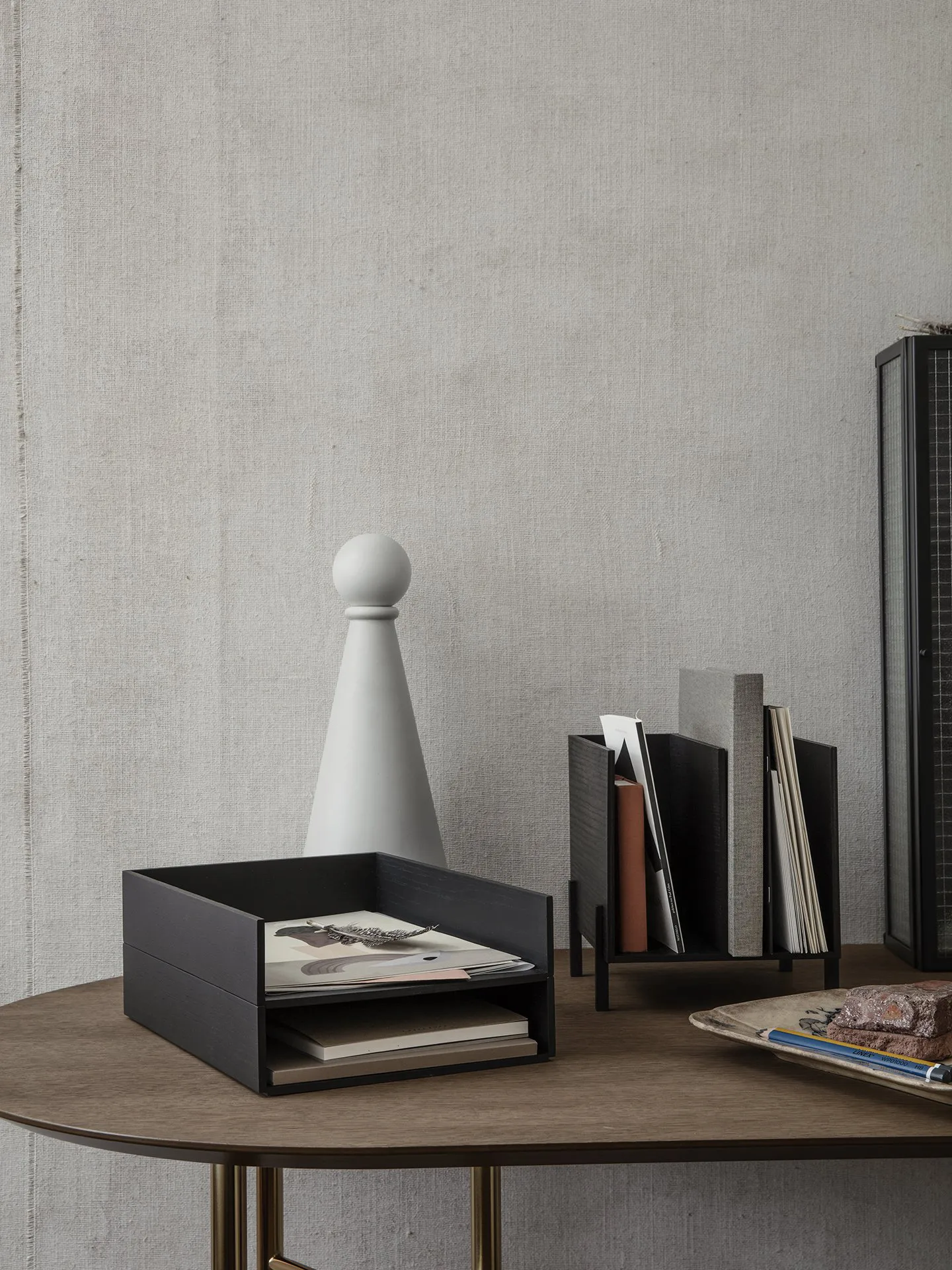 Ferm Living Briefkorb, Dunkel gebeizte Esche Ferm Living