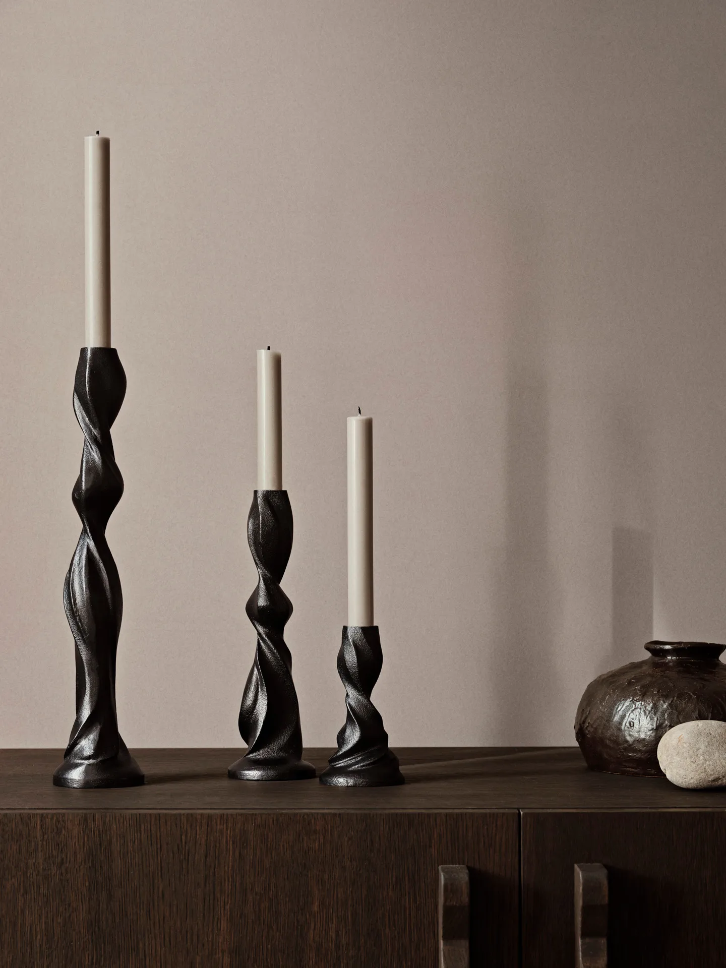 Gale Kerzenhalter 13 cm, Blackened Aluminium Ferm Living