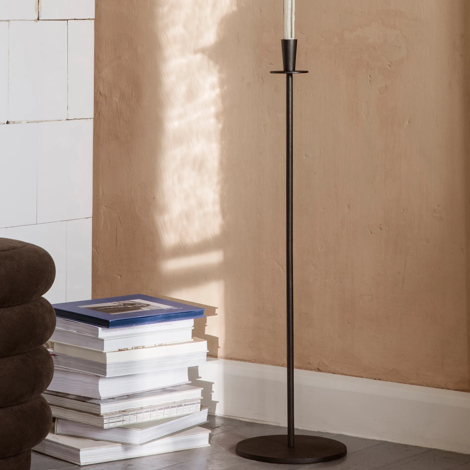 Hoy Kerzenhalter tall 86cm, Schwarz Ferm Living