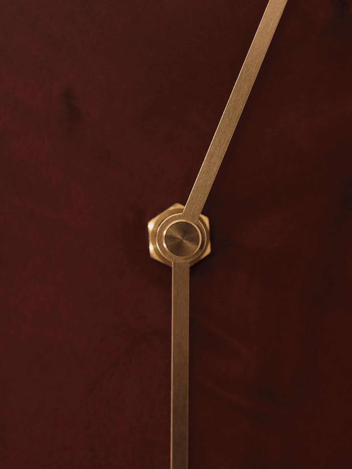 Melt Wanduhr 28 x 33cm, Dark stained burl Ferm Living