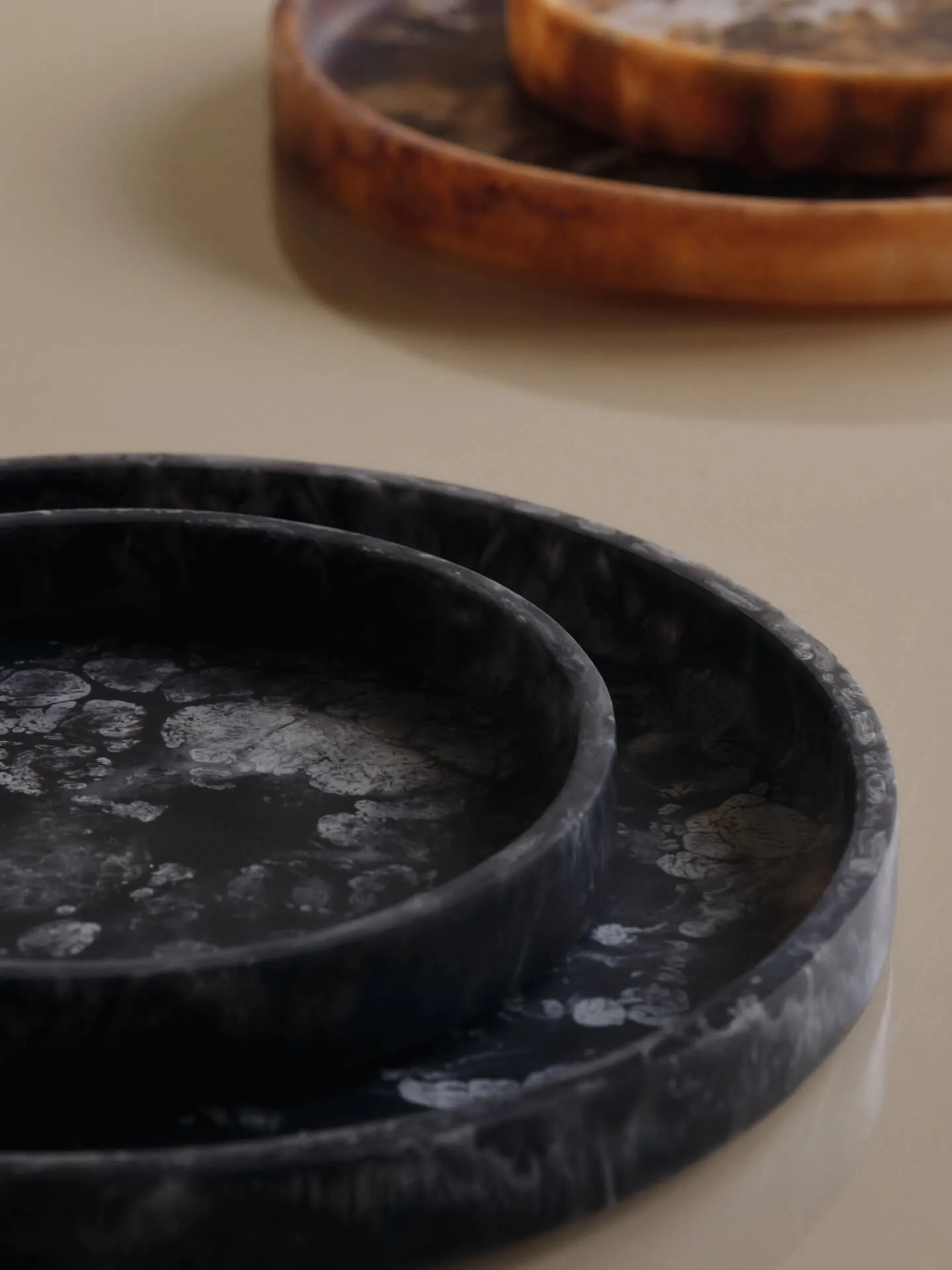 Mist Dekotablett Ø30 cm, Charcoal Ferm Living